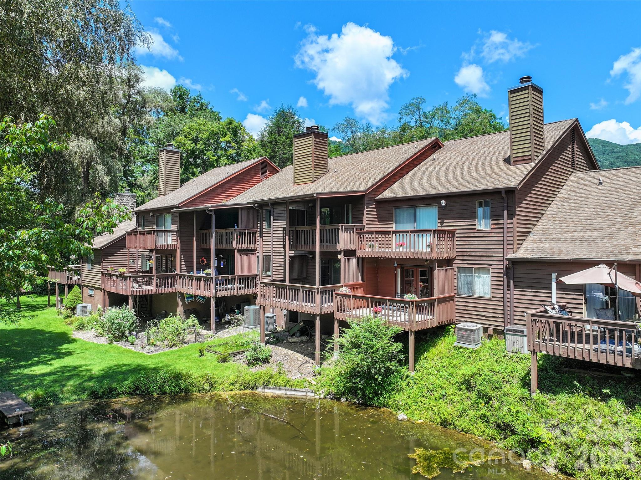 36 Meadows Lane — Maggie Valley