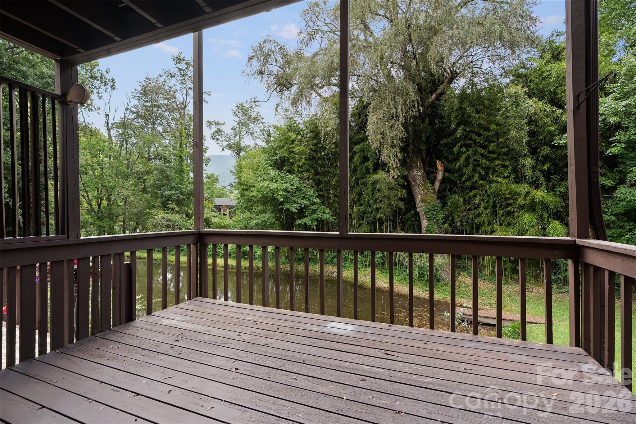 36 Meadows Lane — Maggie Valley