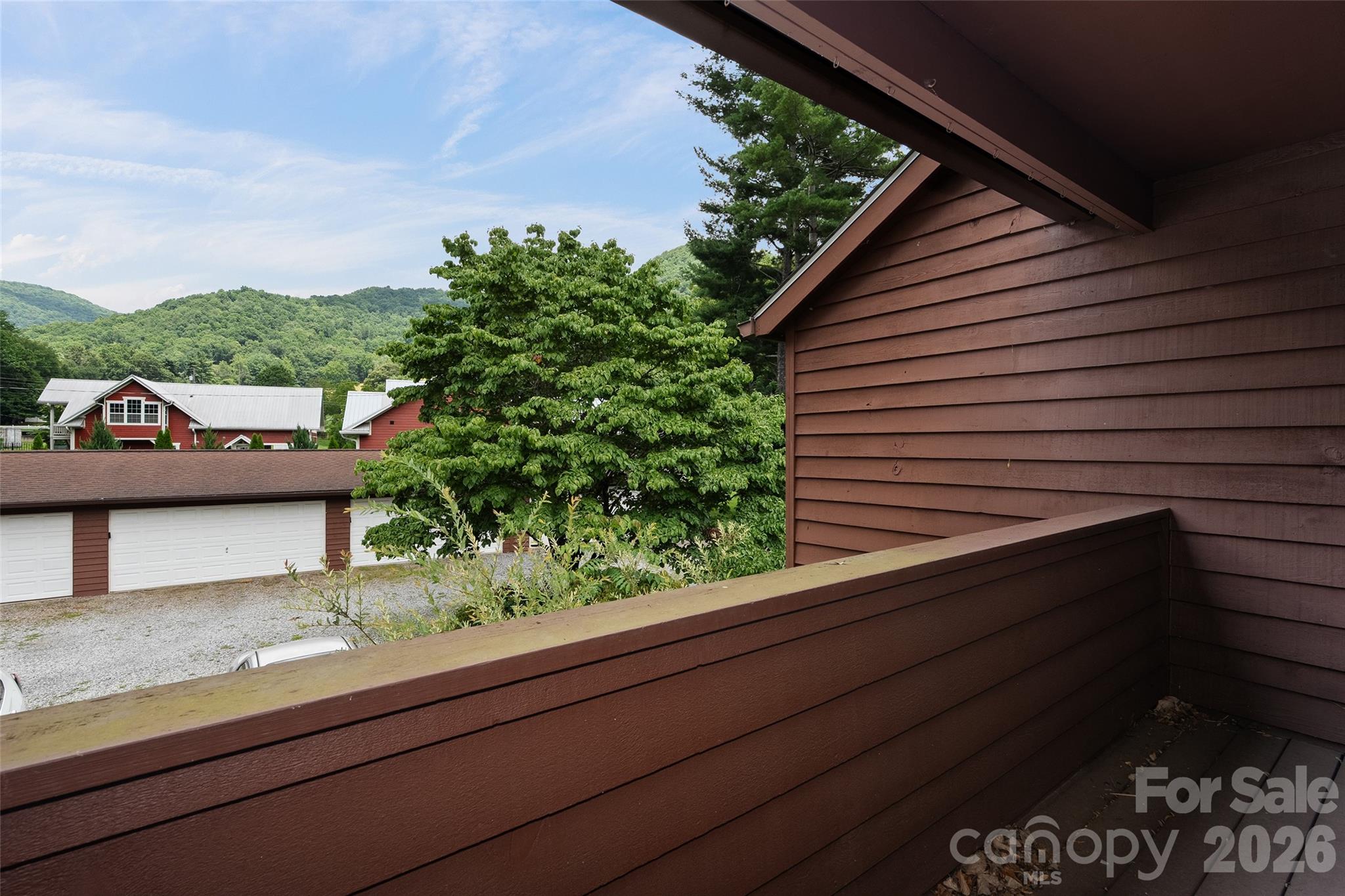 36 Meadows Lane — Maggie Valley
