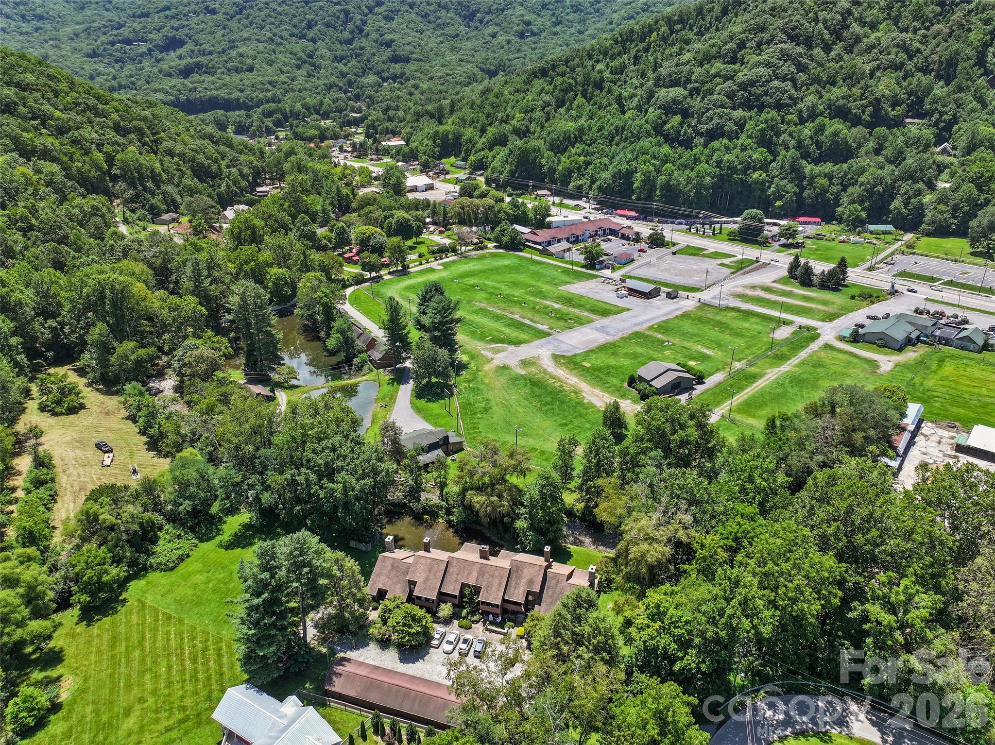 36 Meadows Lane — Maggie Valley