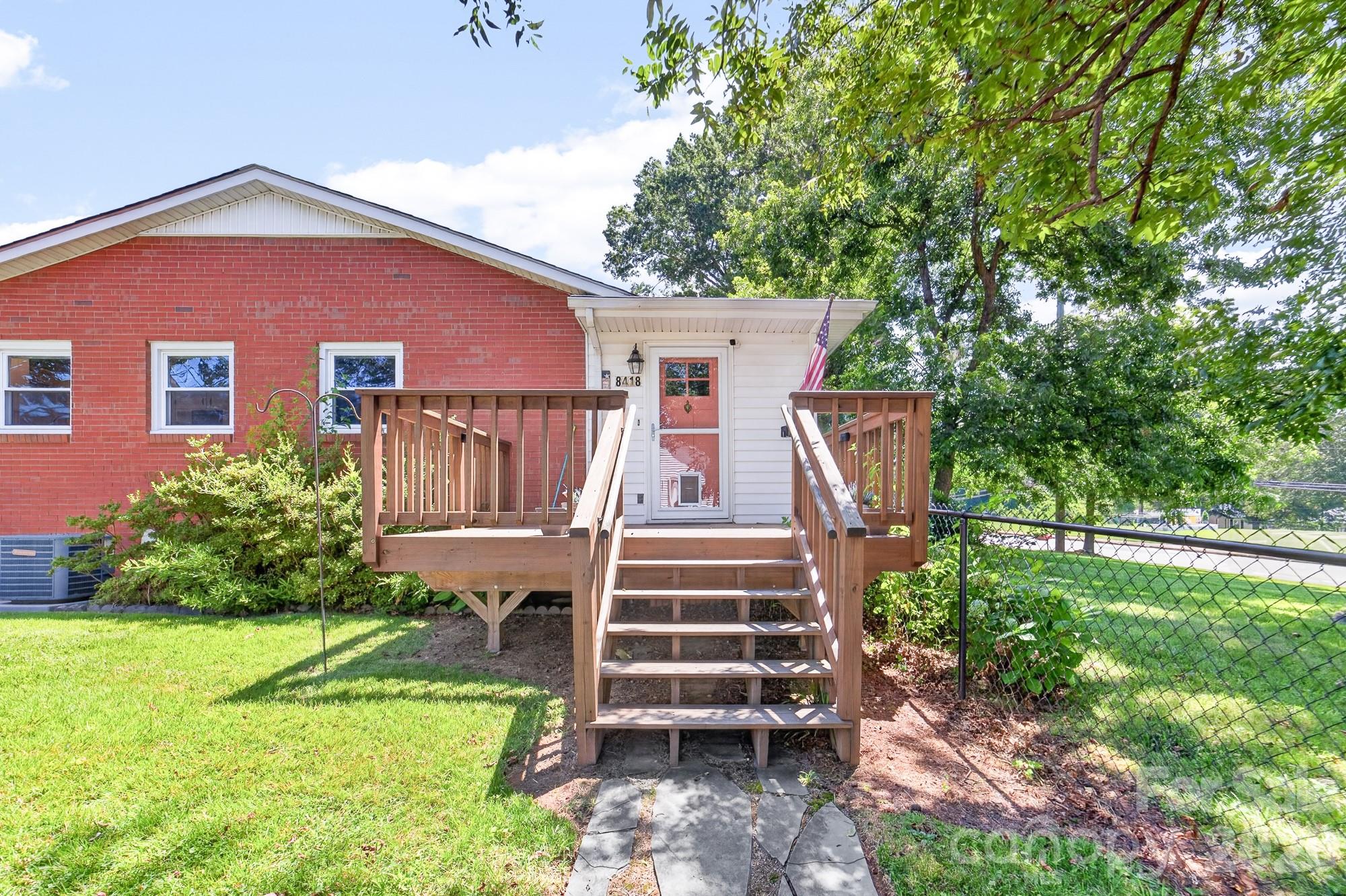 8418 Moores Chapel Road — Charlotte