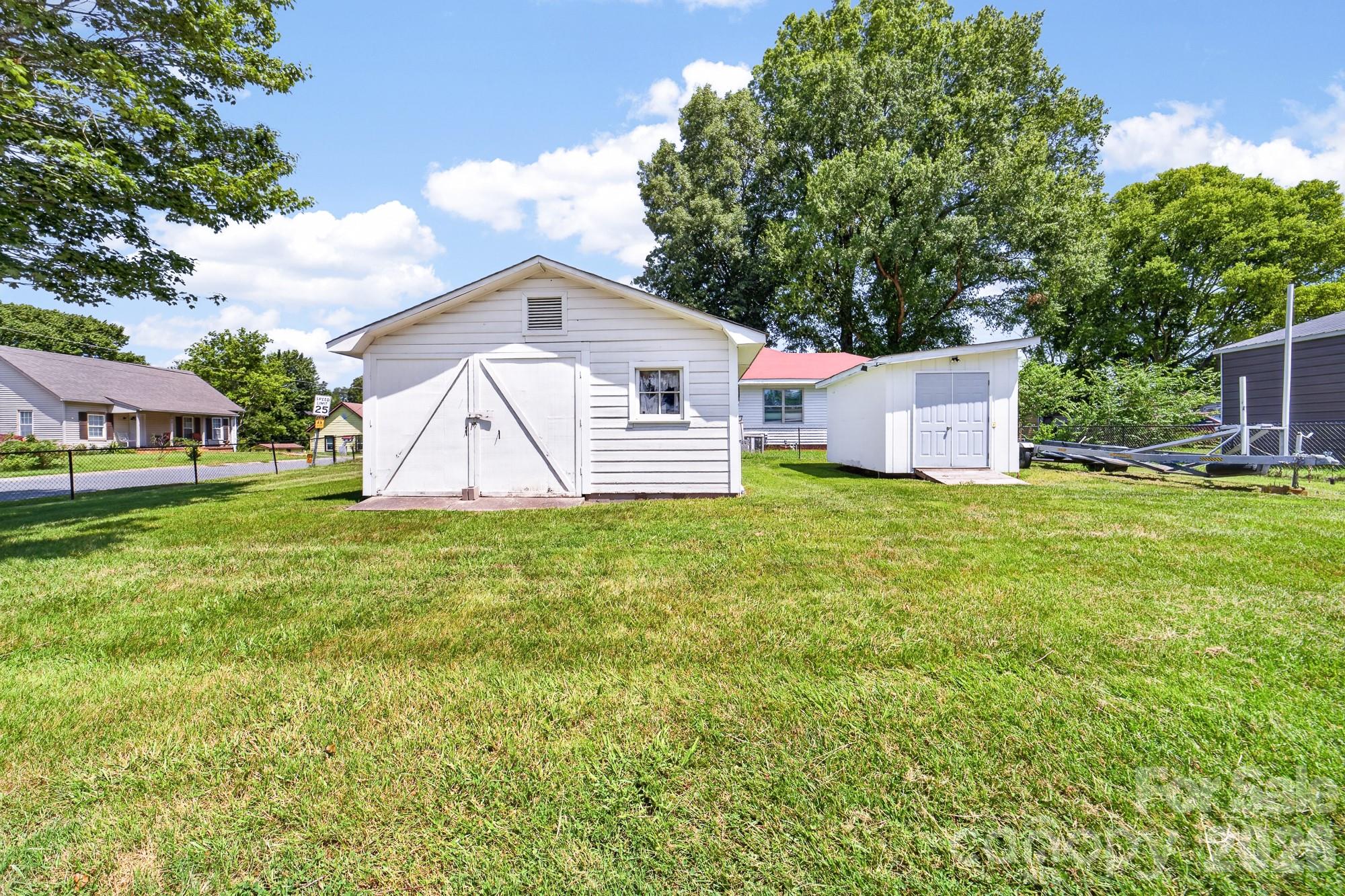 8418 Moores Chapel Road — Charlotte