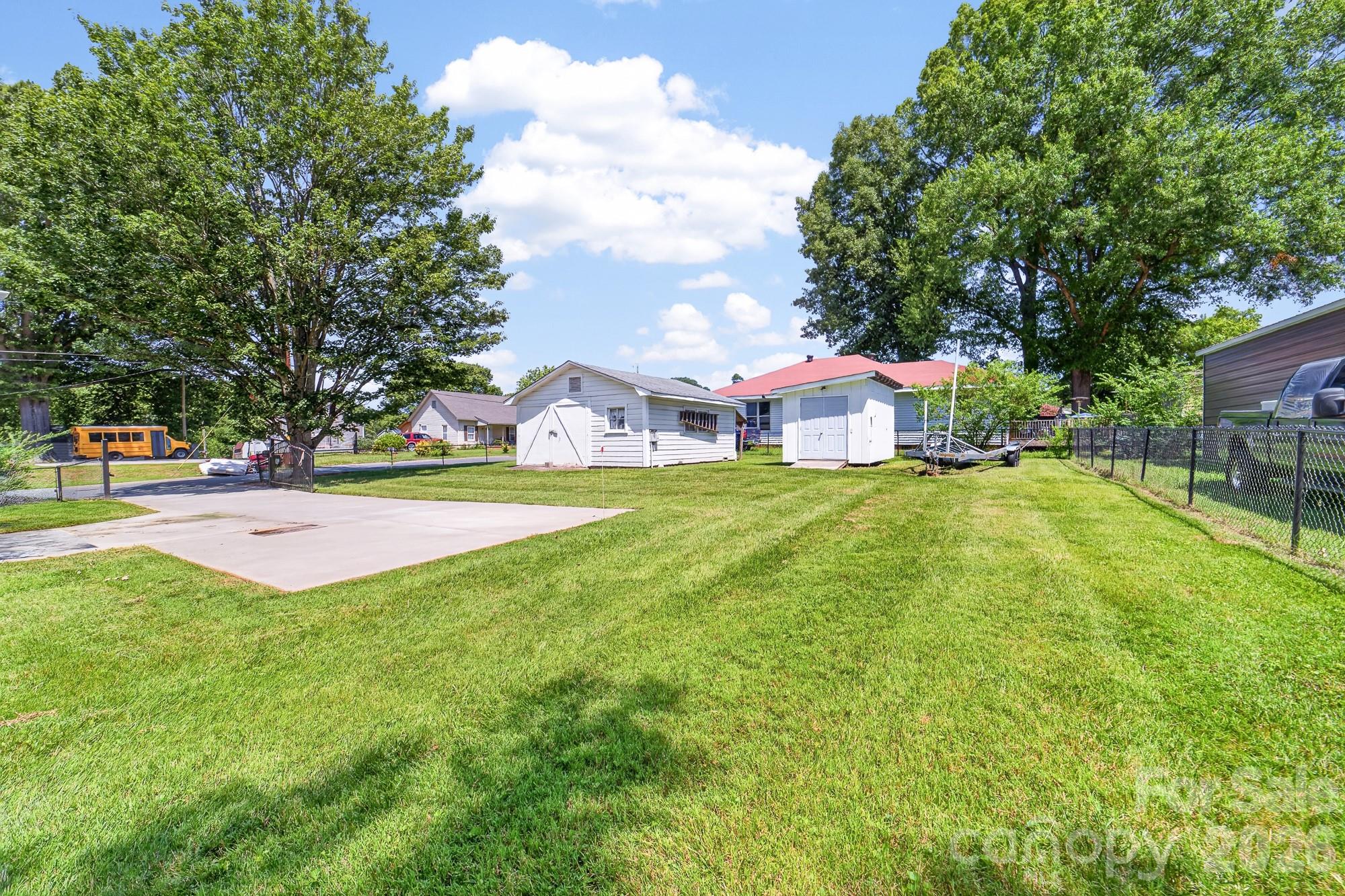 8418 Moores Chapel Road — Charlotte