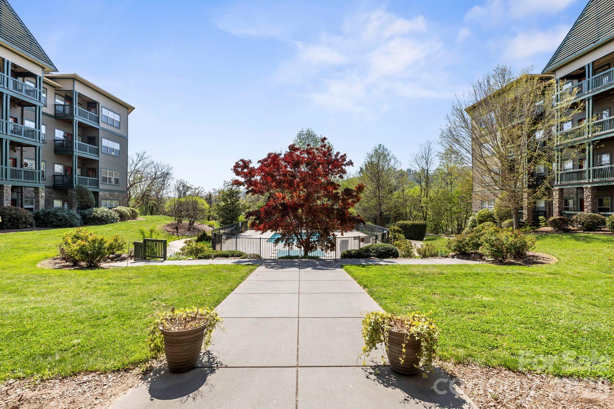 9 Kenilworth Knolls #303 — Asheville