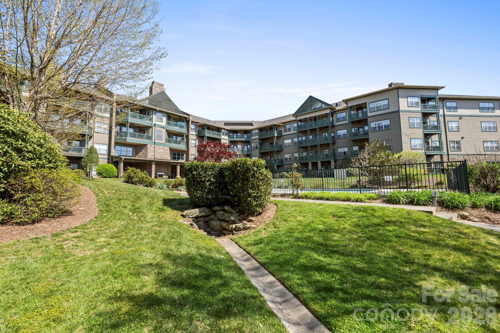 9 Kenilworth Knolls #303 — Asheville