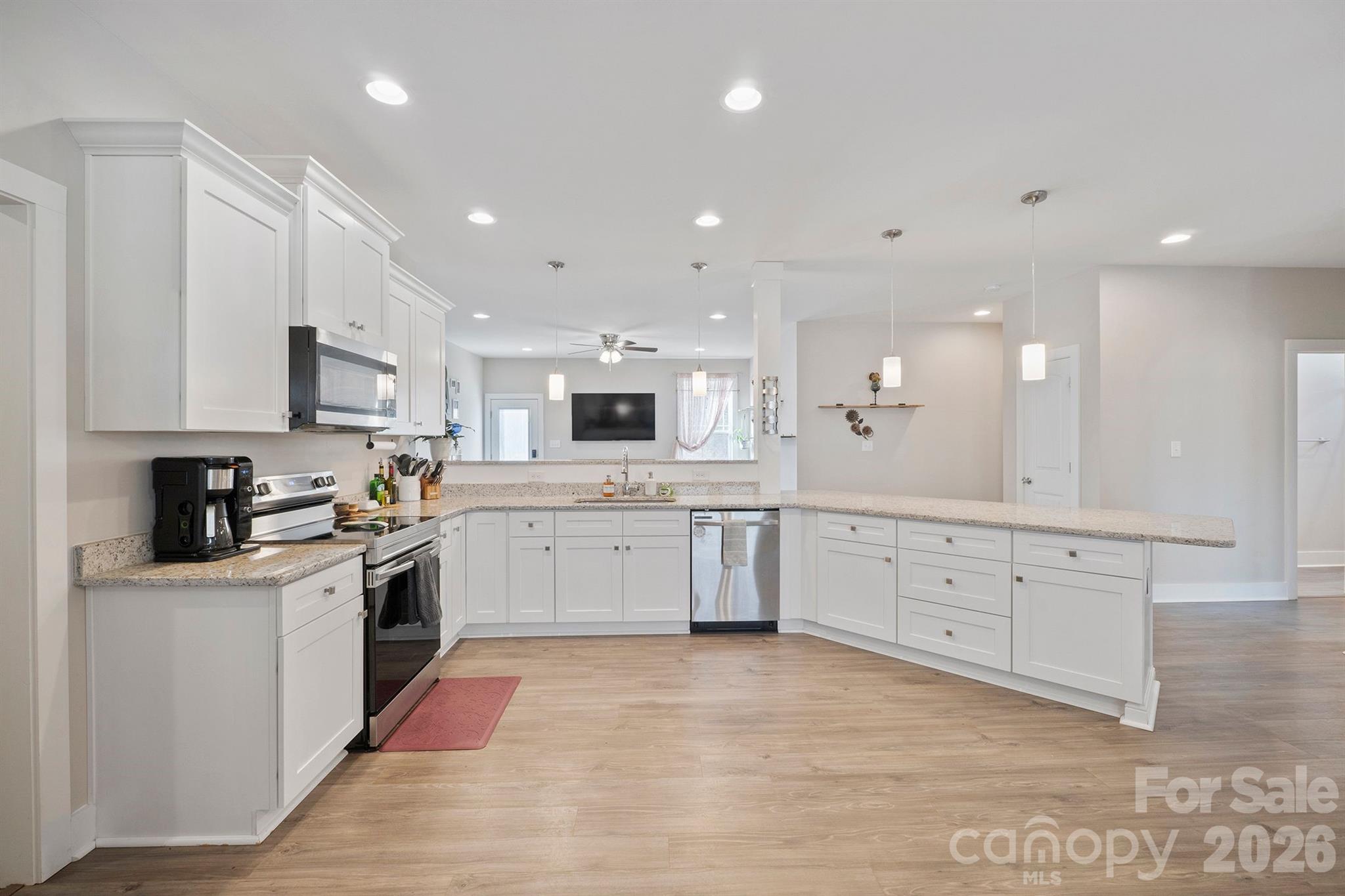 1544 Farmington Hills Drive — Conover