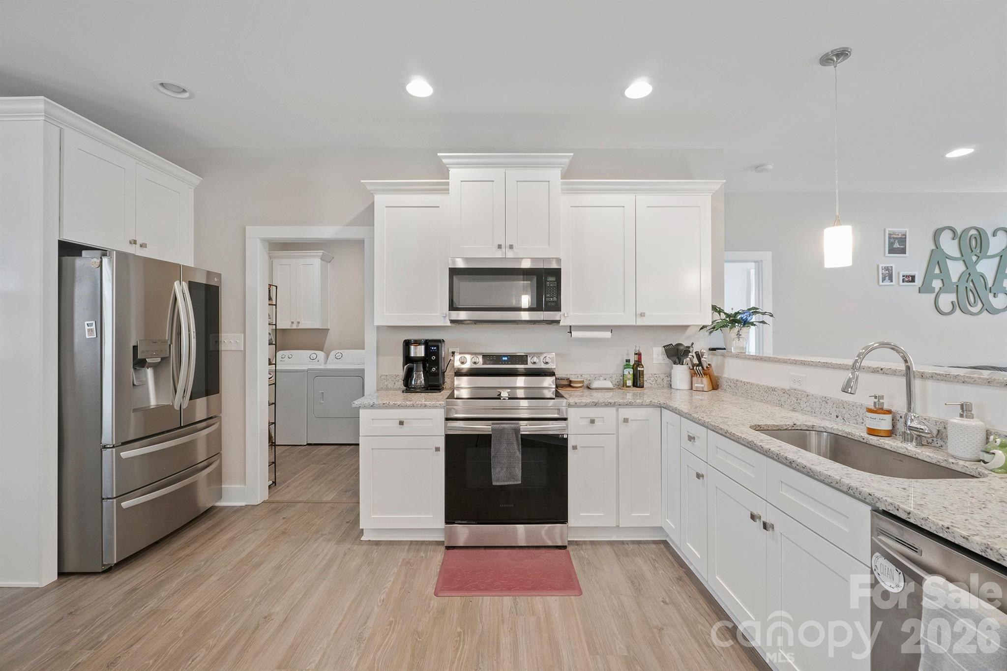 1544 Farmington Hills Drive — Conover