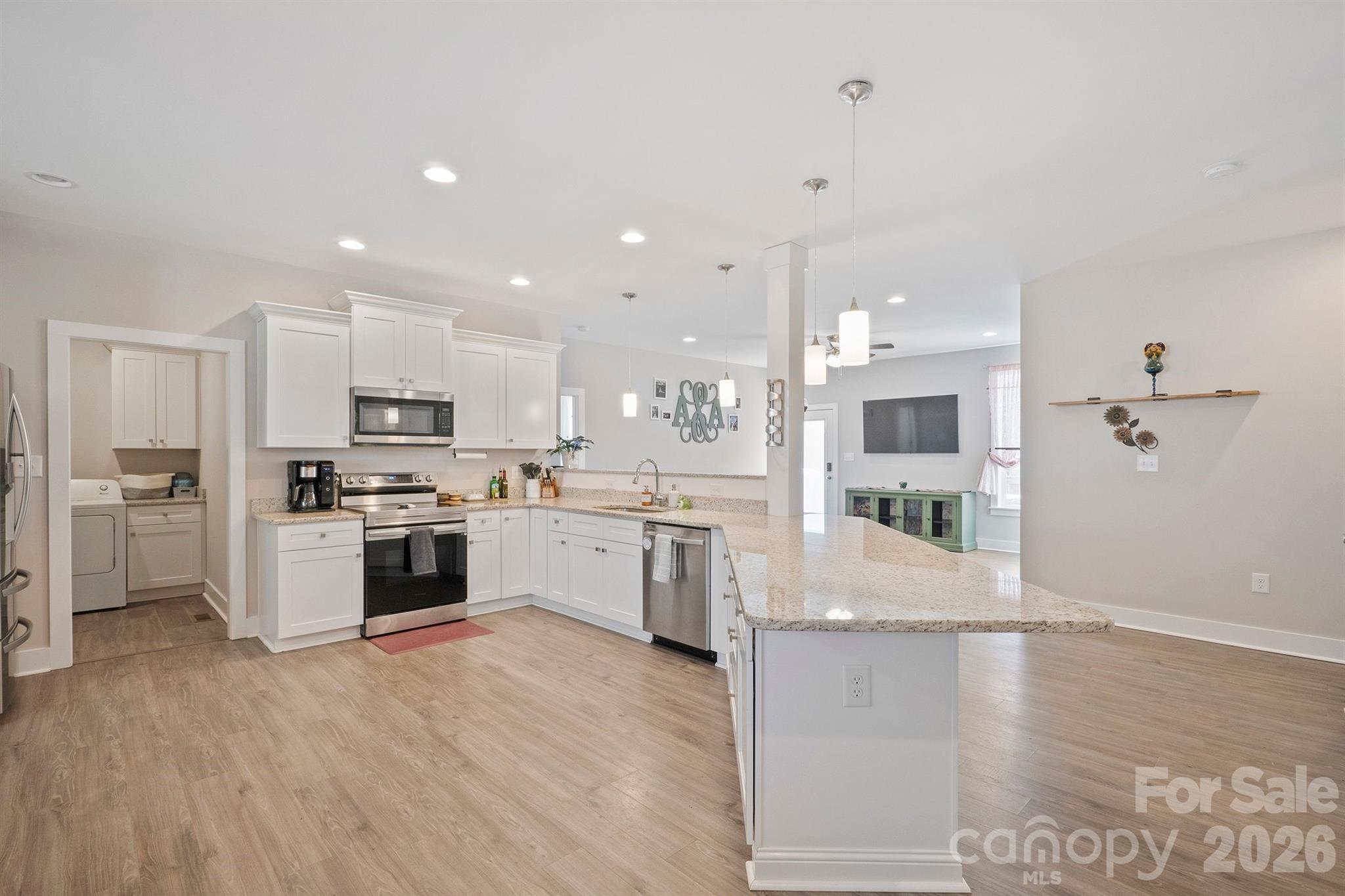 1544 Farmington Hills Drive — Conover