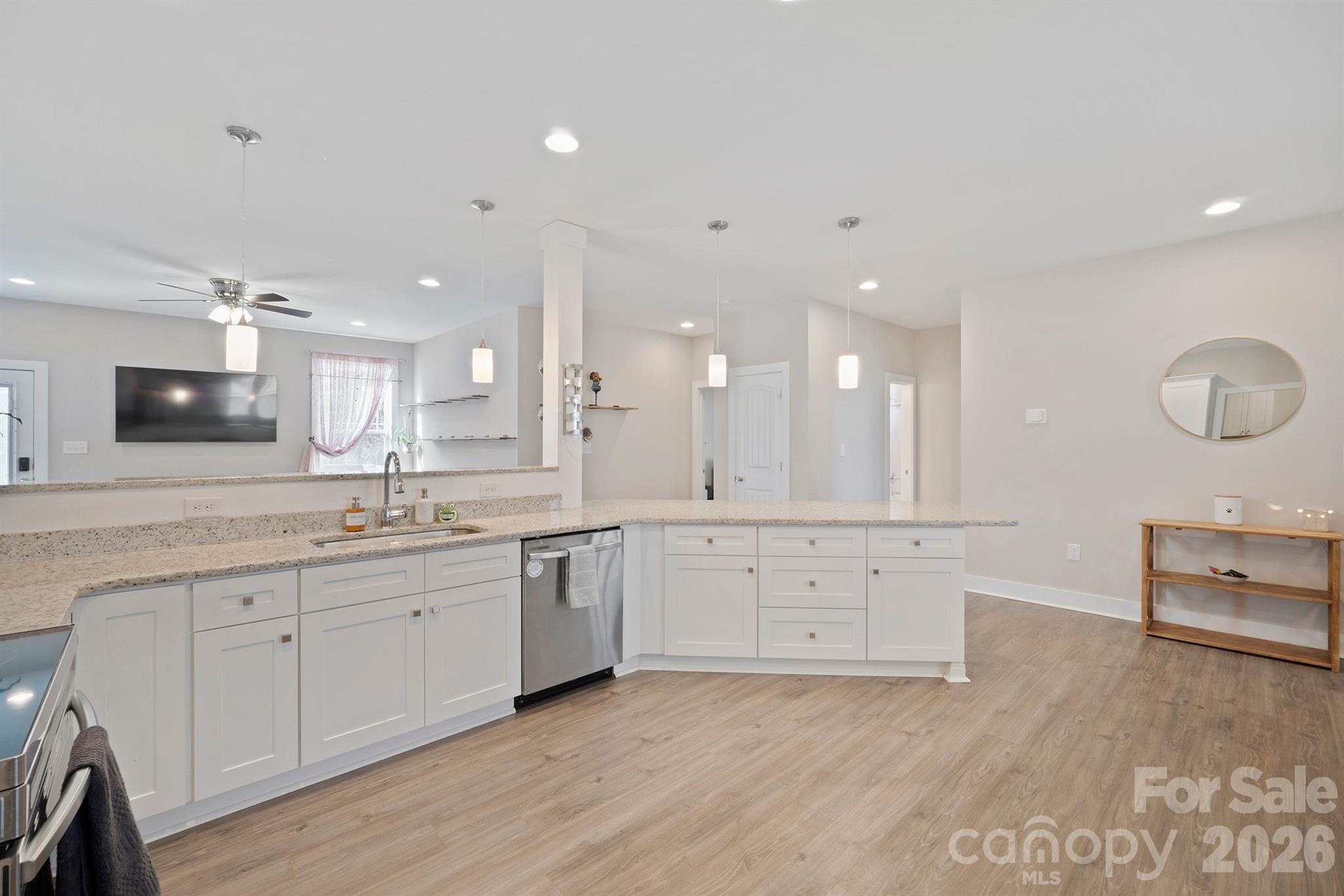 1544 Farmington Hills Drive — Conover