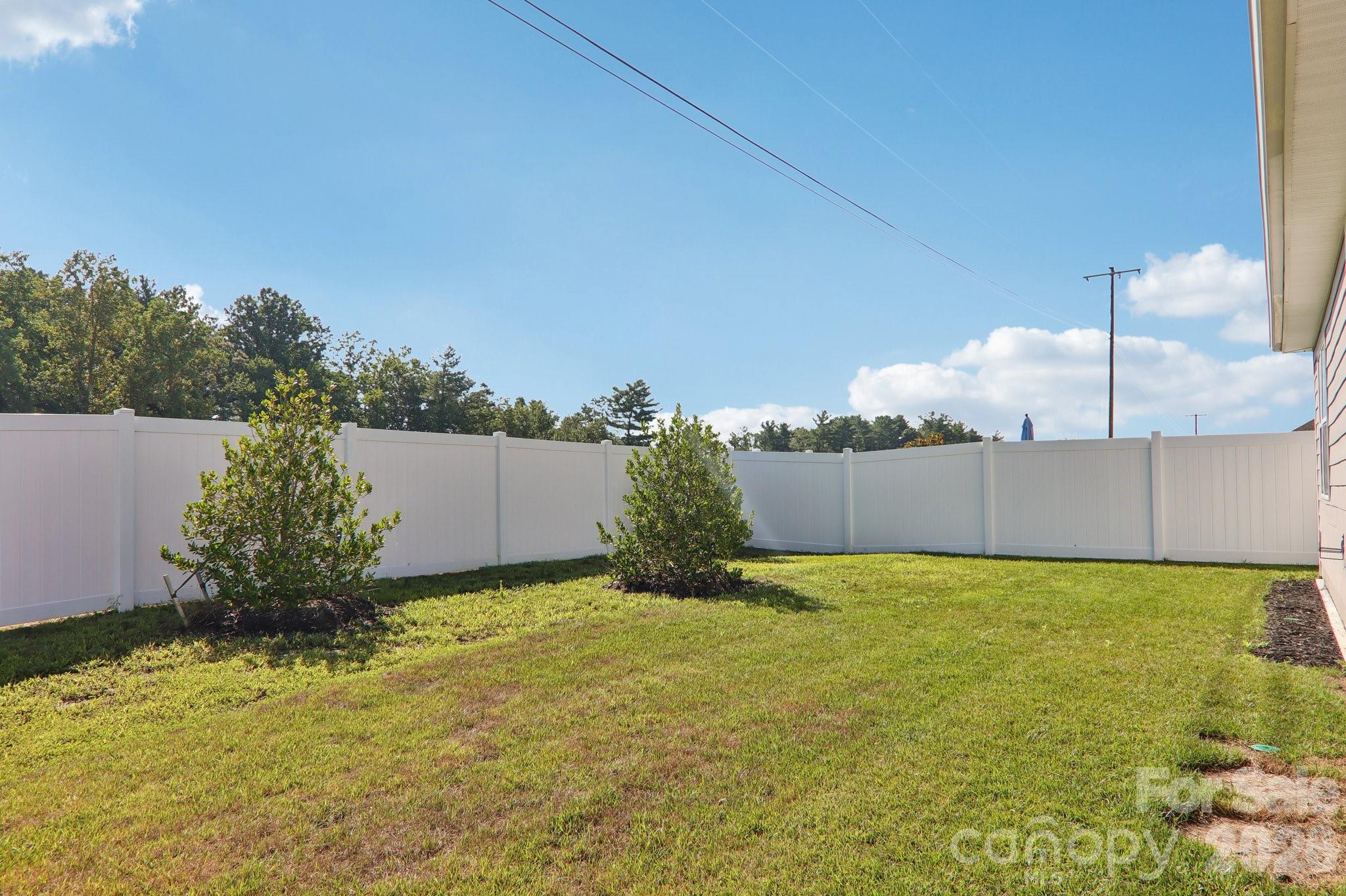 505 Fox Cove Road — Hendersonville