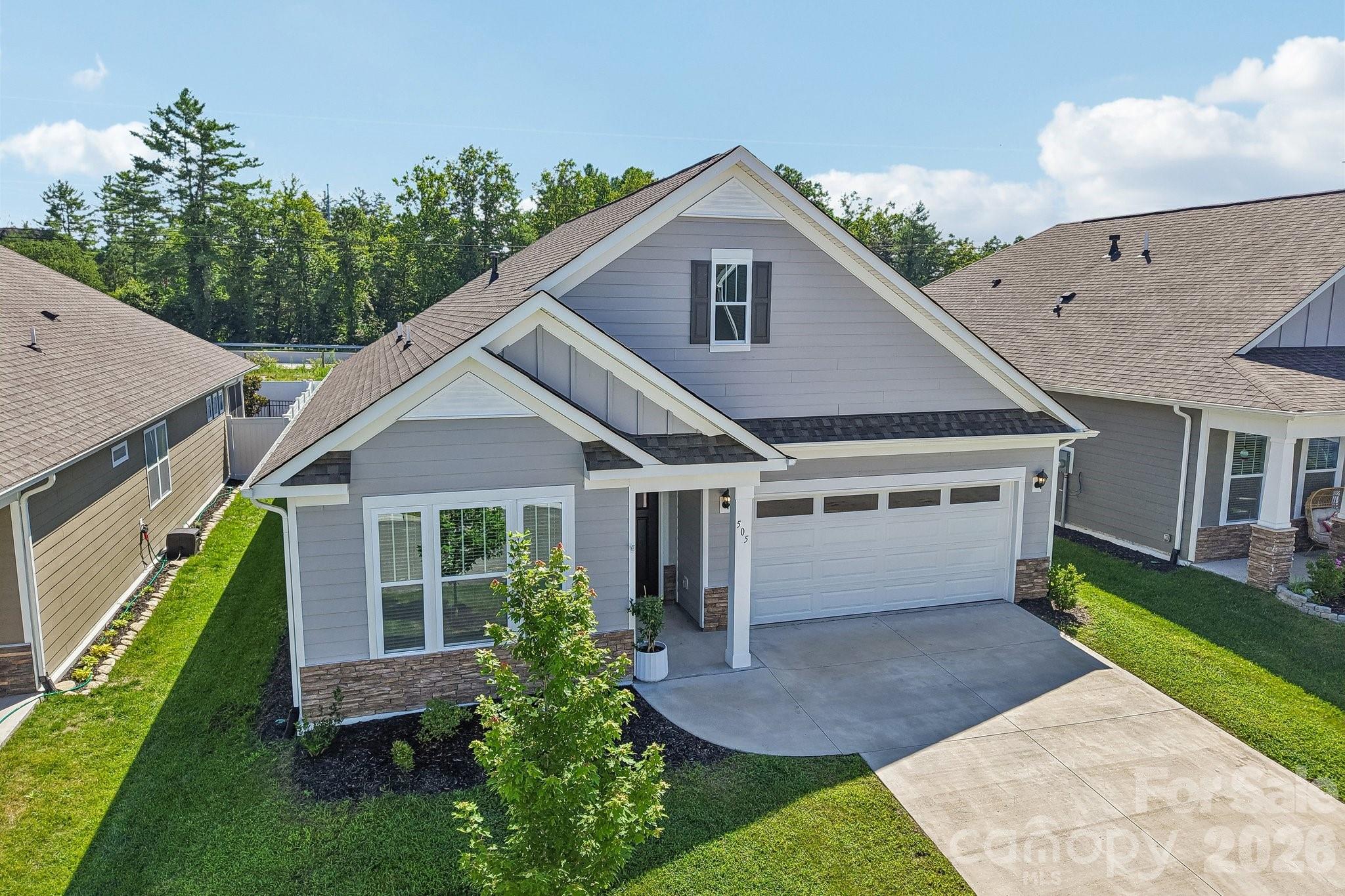 505 Fox Cove Road — Hendersonville
