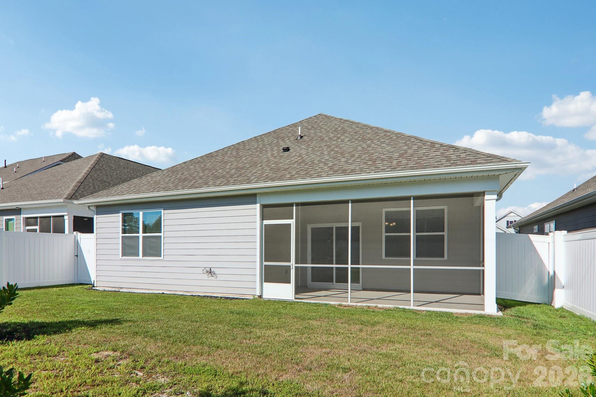 505 Fox Cove Road — Hendersonville
