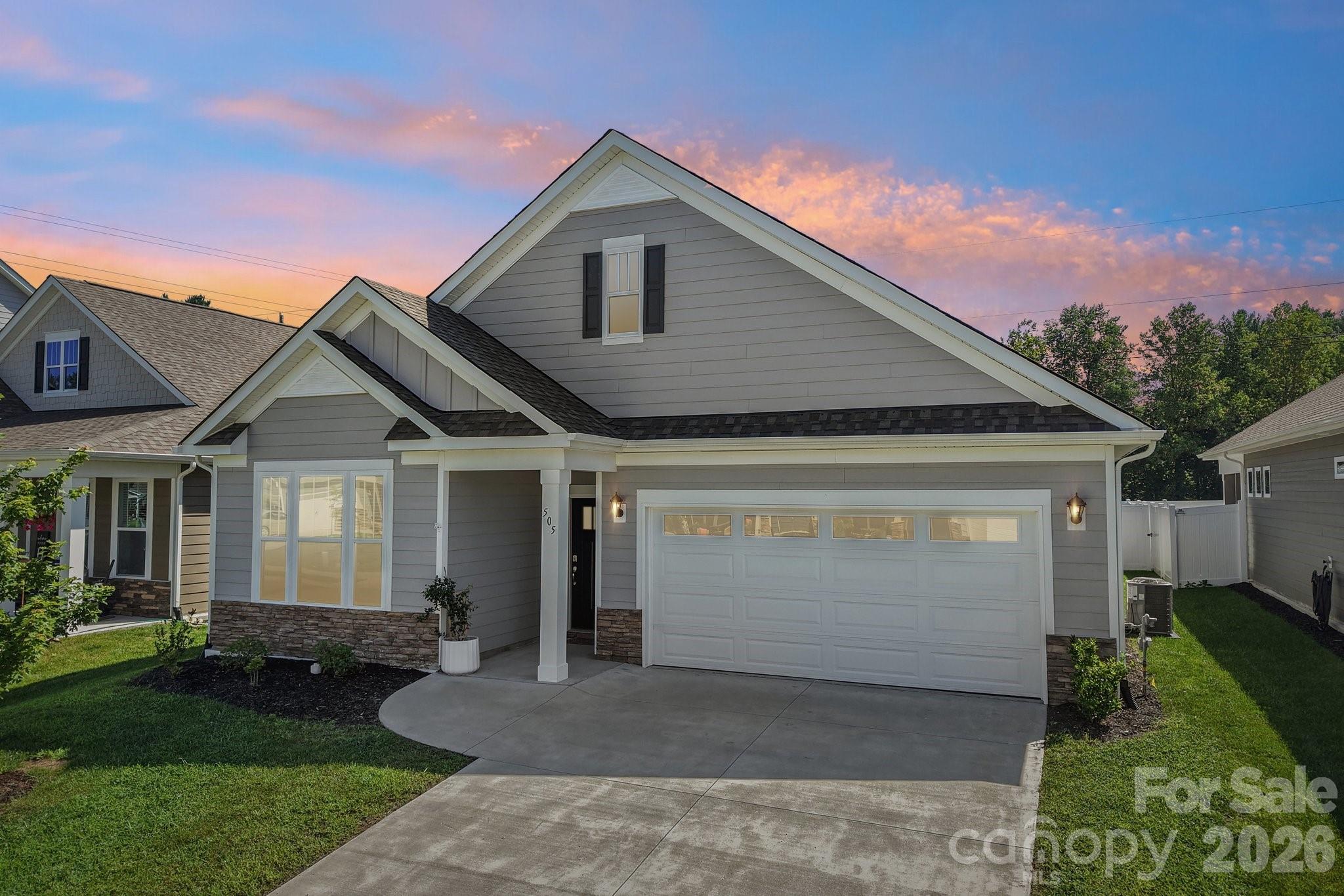 505 Fox Cove Road — Hendersonville