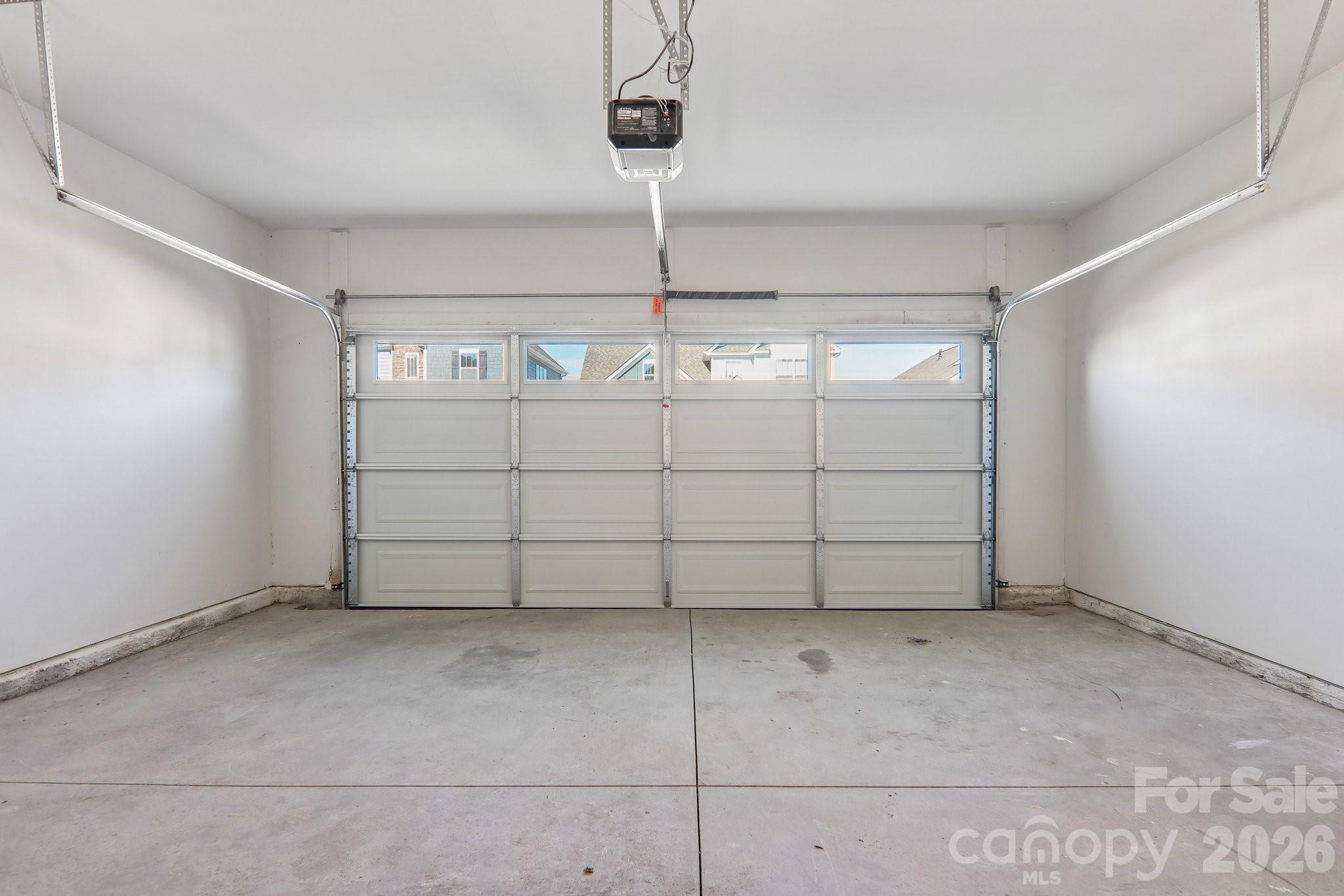 505 Fox Cove Road — Hendersonville