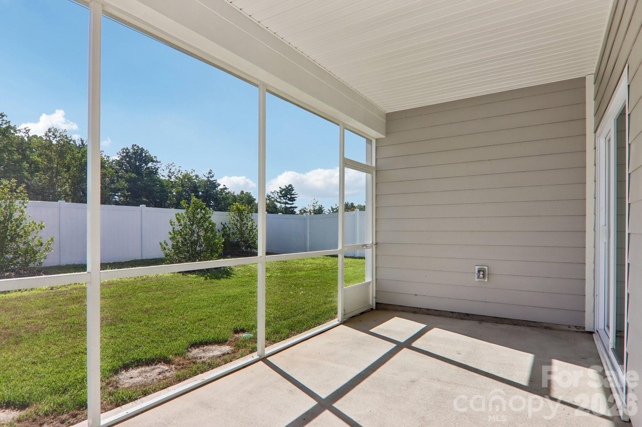 505 Fox Cove Road — Hendersonville