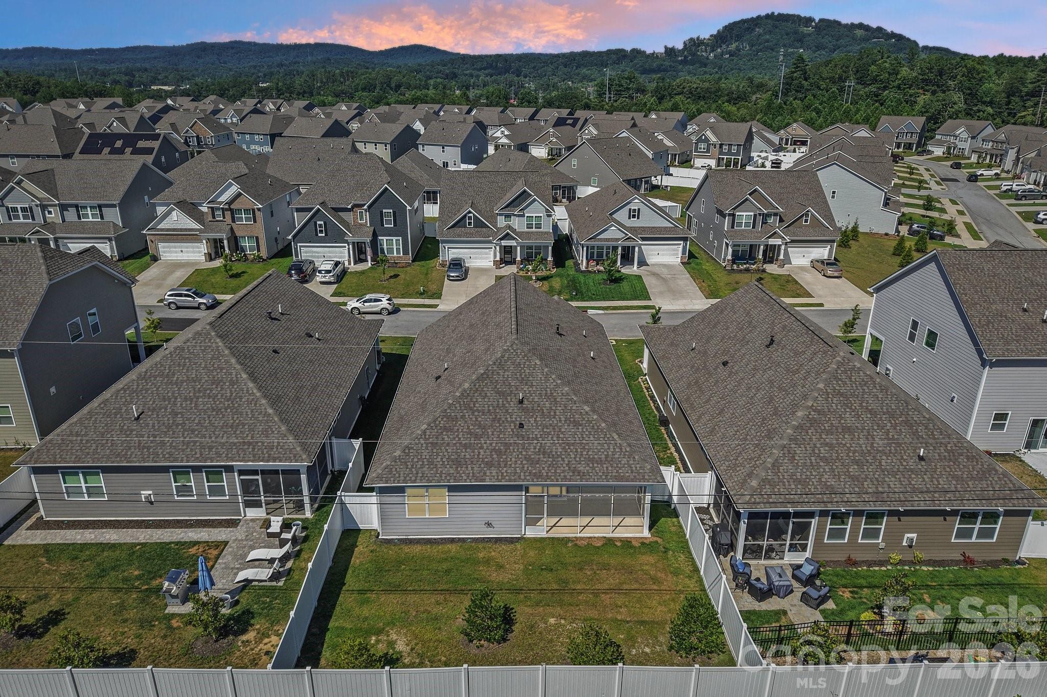 505 Fox Cove Road — Hendersonville