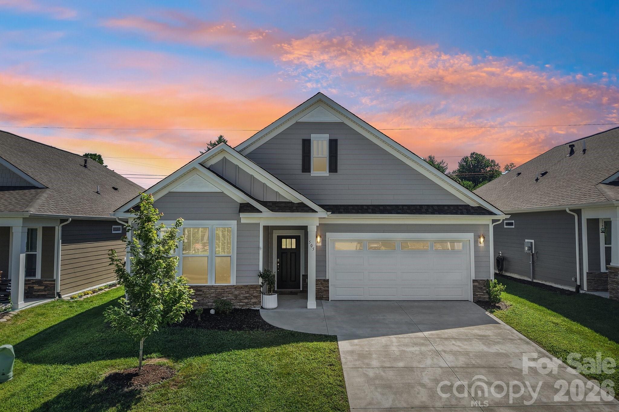 505 Fox Cove Road — Hendersonville
