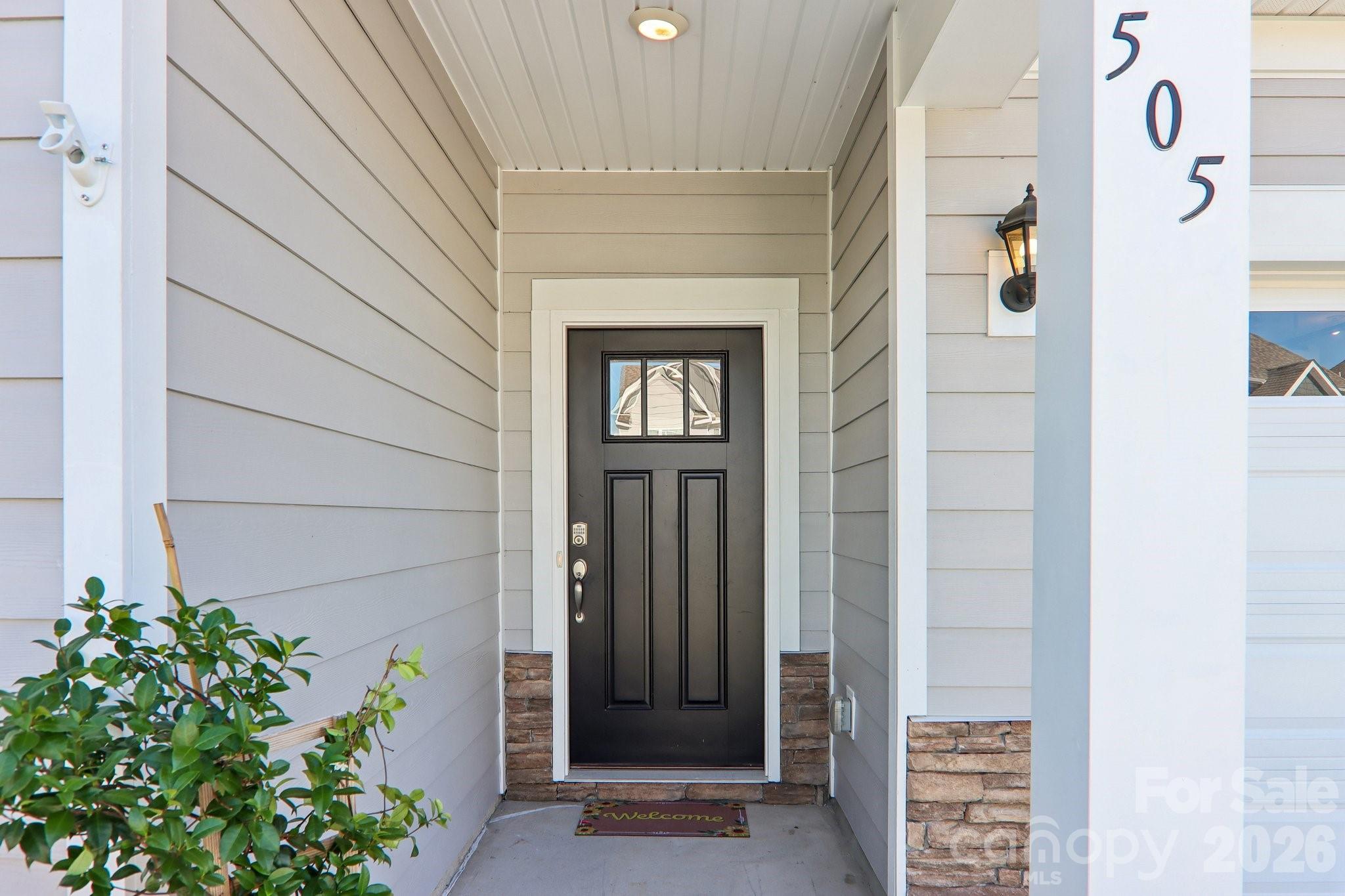 505 Fox Cove Road — Hendersonville