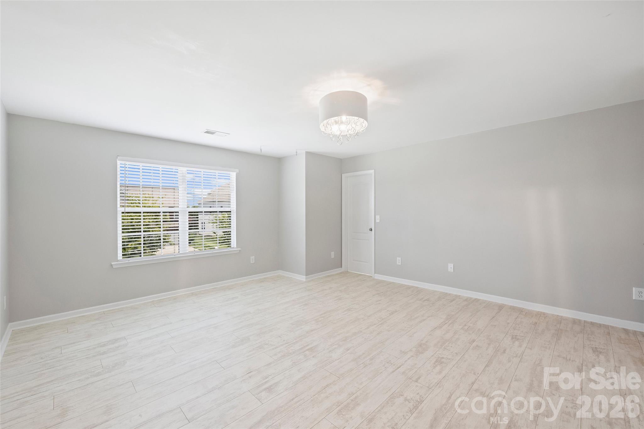5011 Riverdale Drive — Charlotte