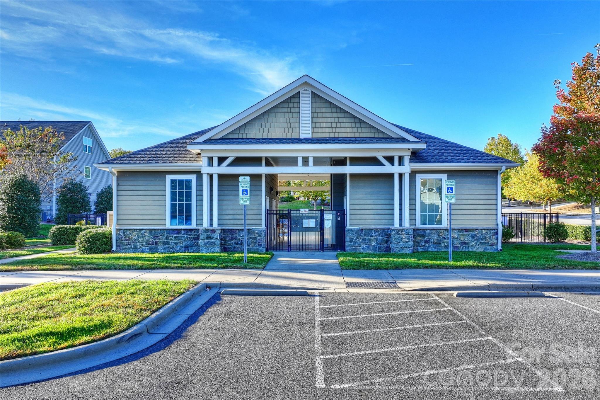 5011 Riverdale Drive — Charlotte