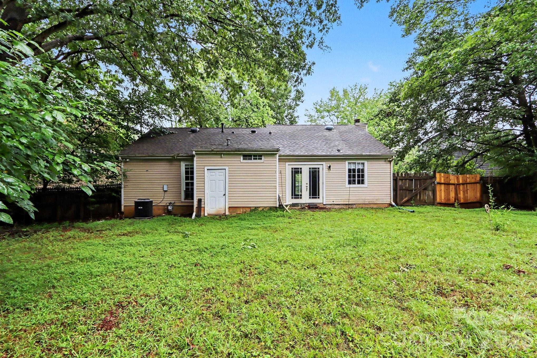 8804 Royal Scot Lane — Charlotte