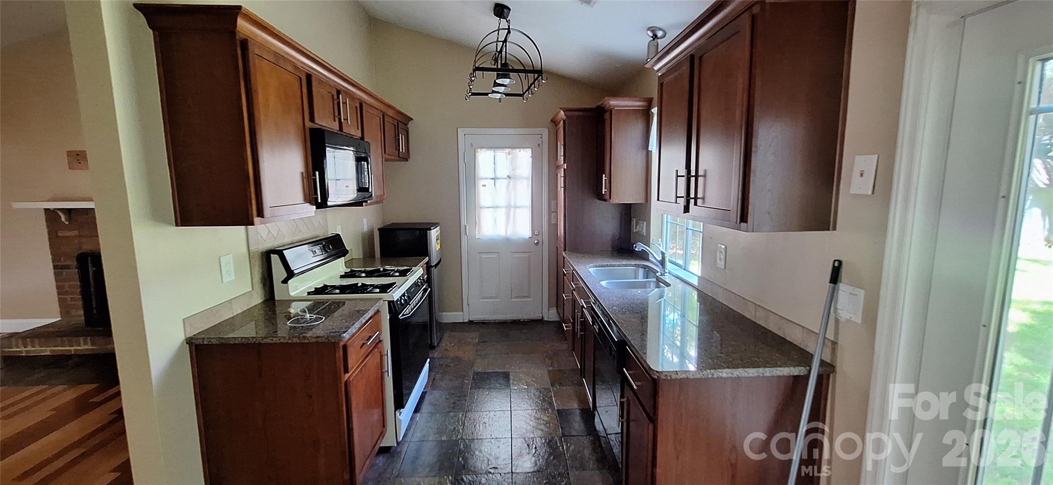 8804 Royal Scot Lane — Charlotte