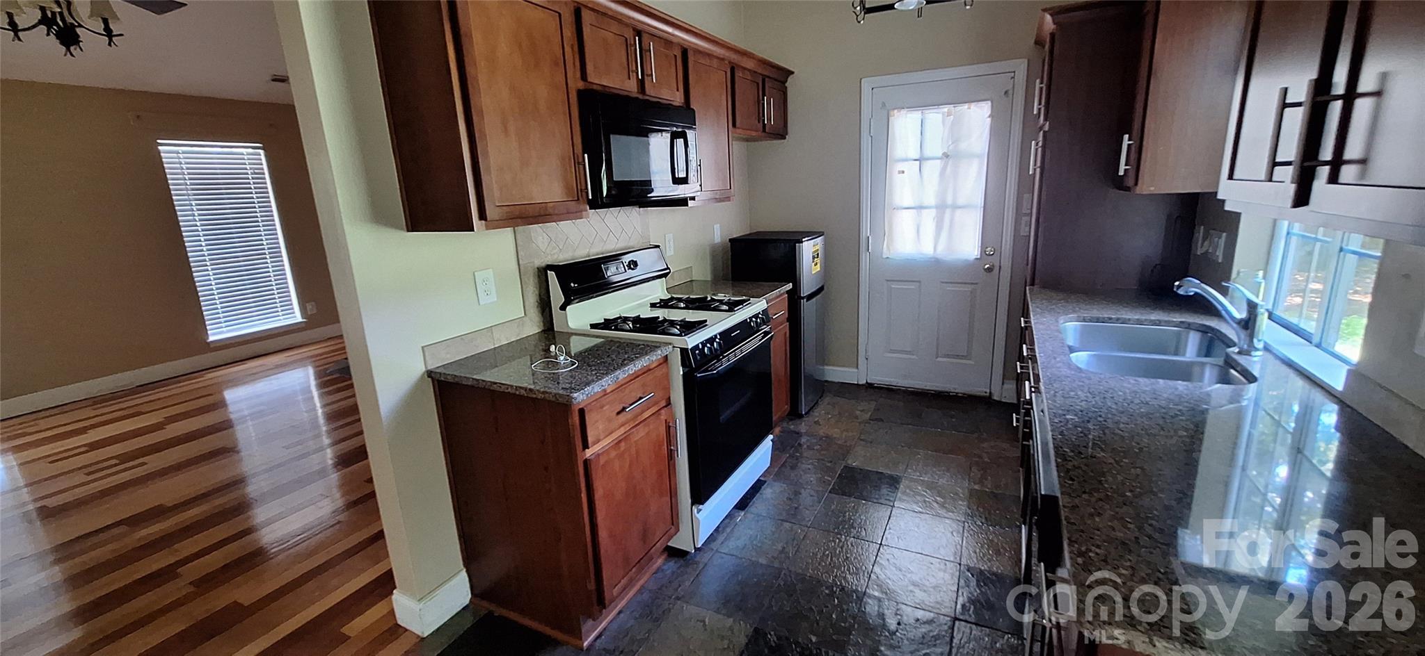 8804 Royal Scot Lane — Charlotte