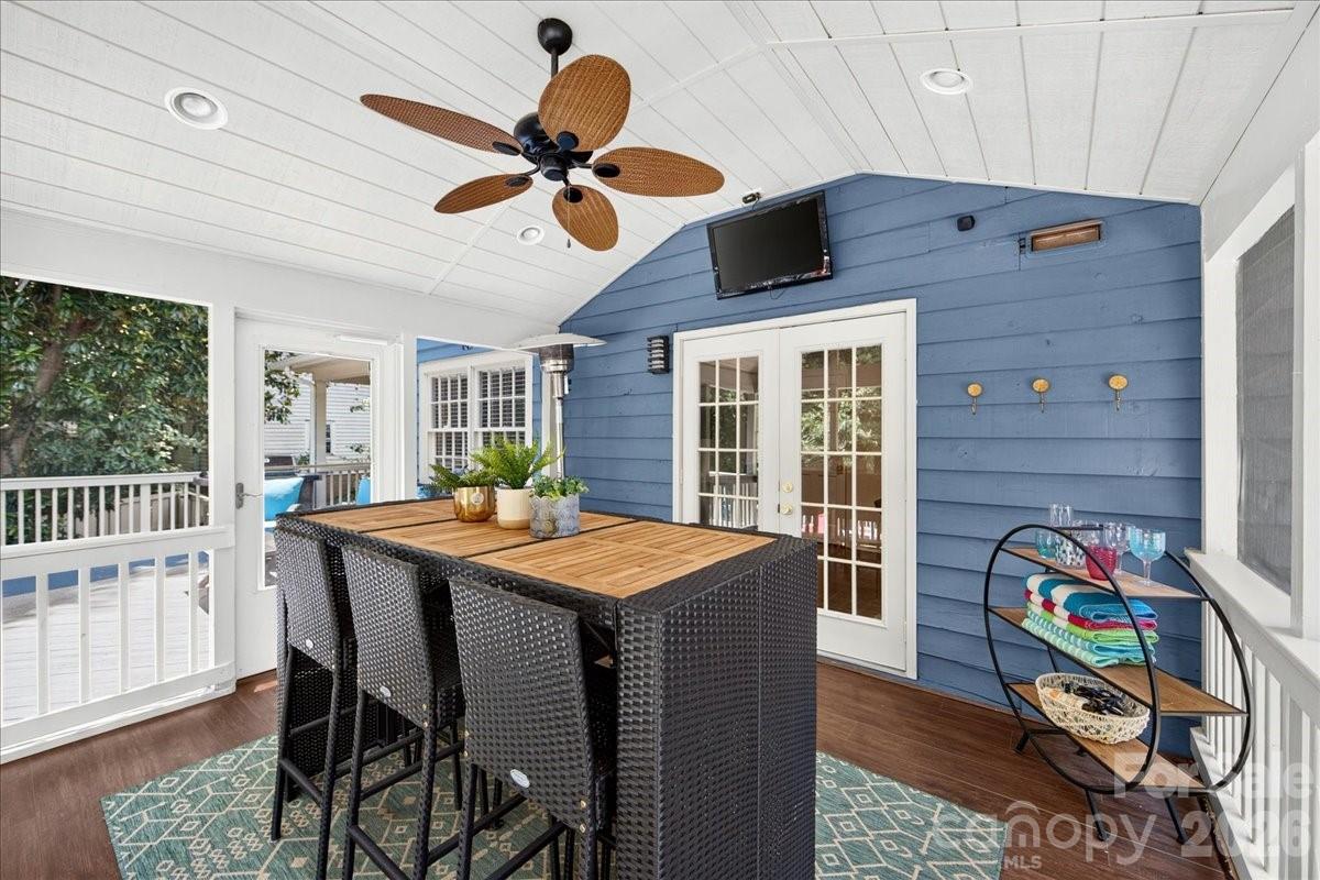 6601 Woodshed Circle — Charlotte