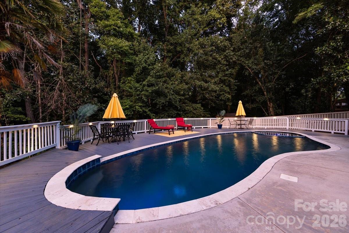 6601 Woodshed Circle — Charlotte