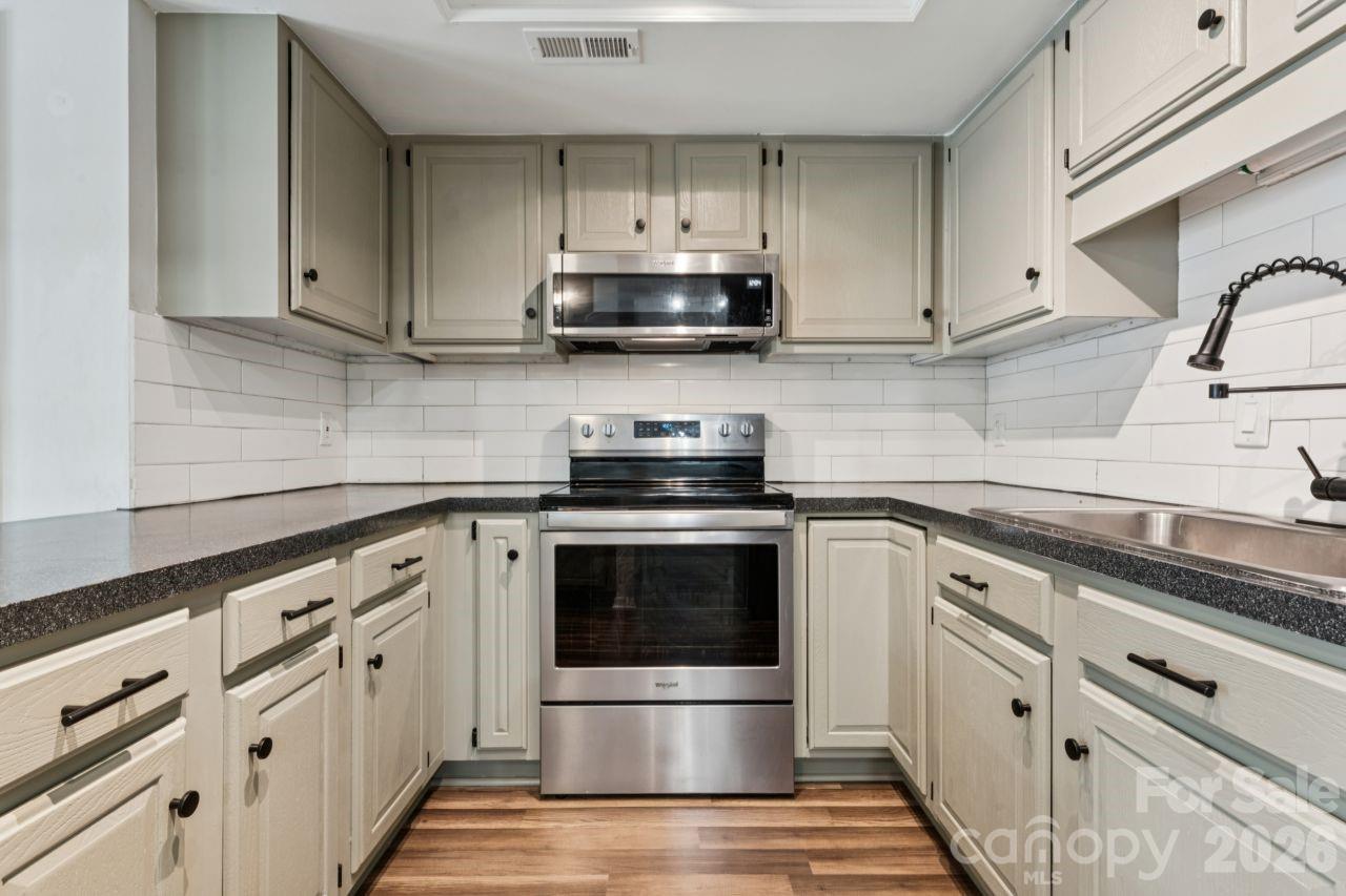 11128 Sevilla Court — Charlotte