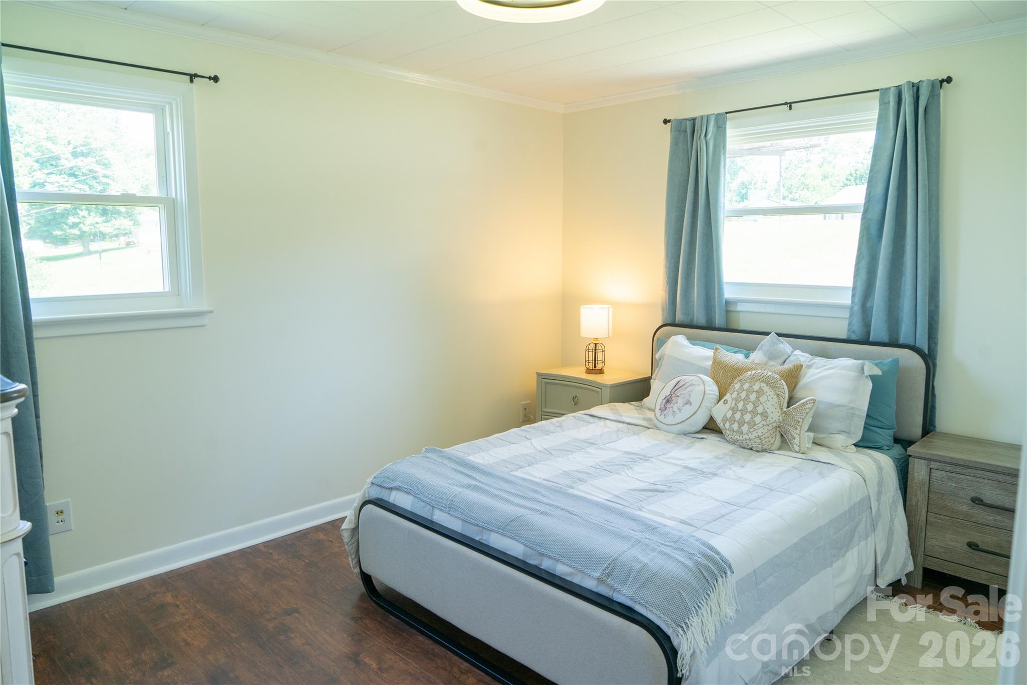4852 Midway Sand Road — Hickory