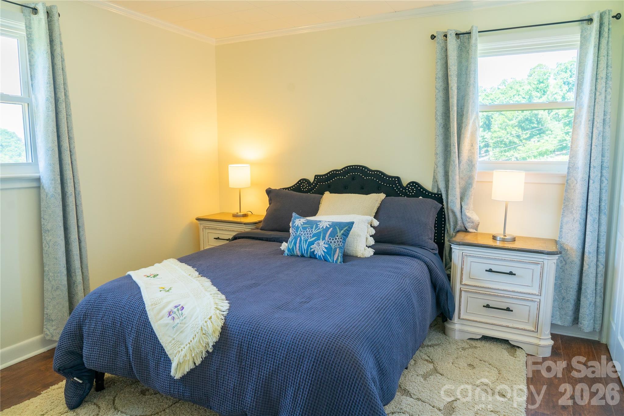 4852 Midway Sand Road — Hickory
