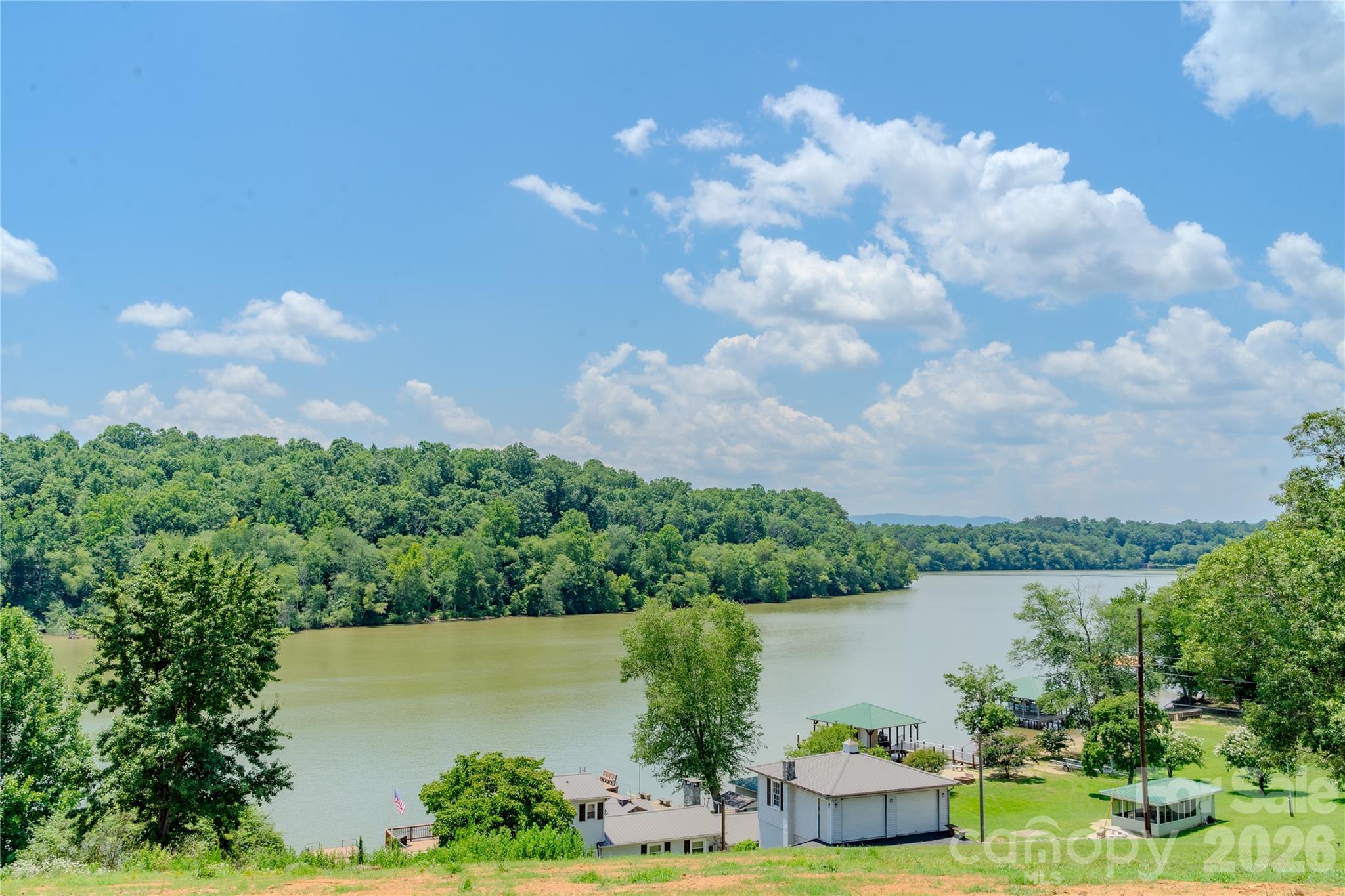 4852 Midway Sand Road — Hickory