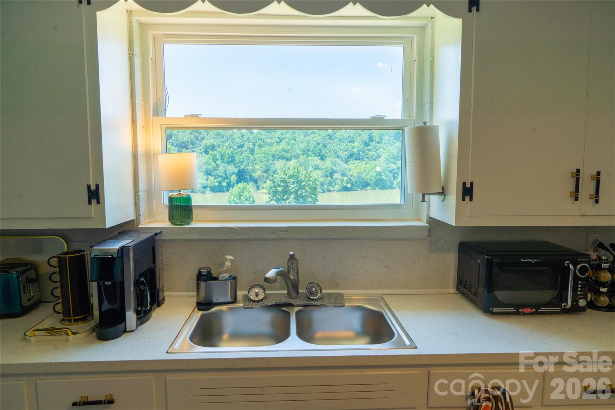 4852 Midway Sand Road — Hickory
