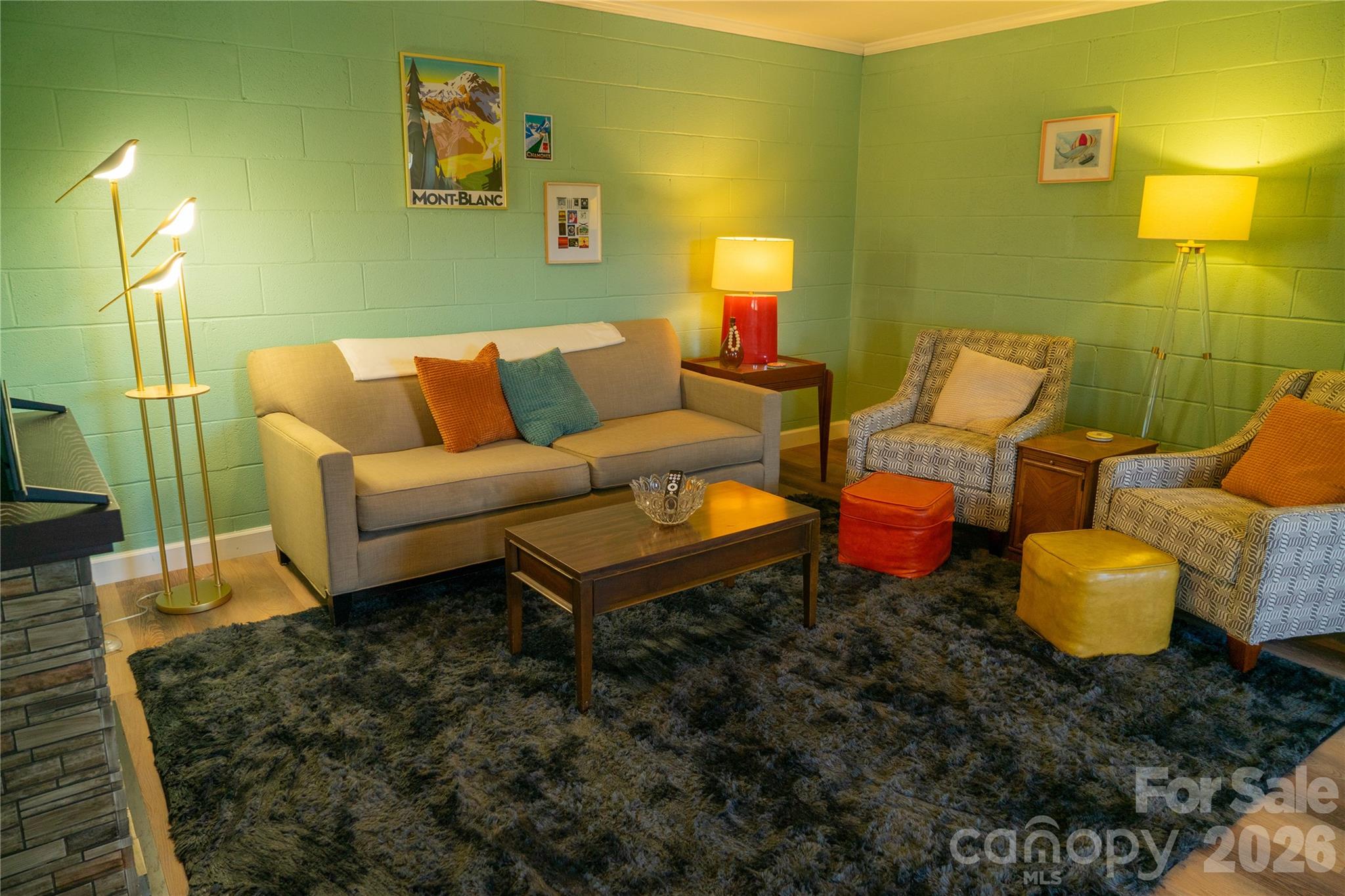 4852 Midway Sand Road — Hickory