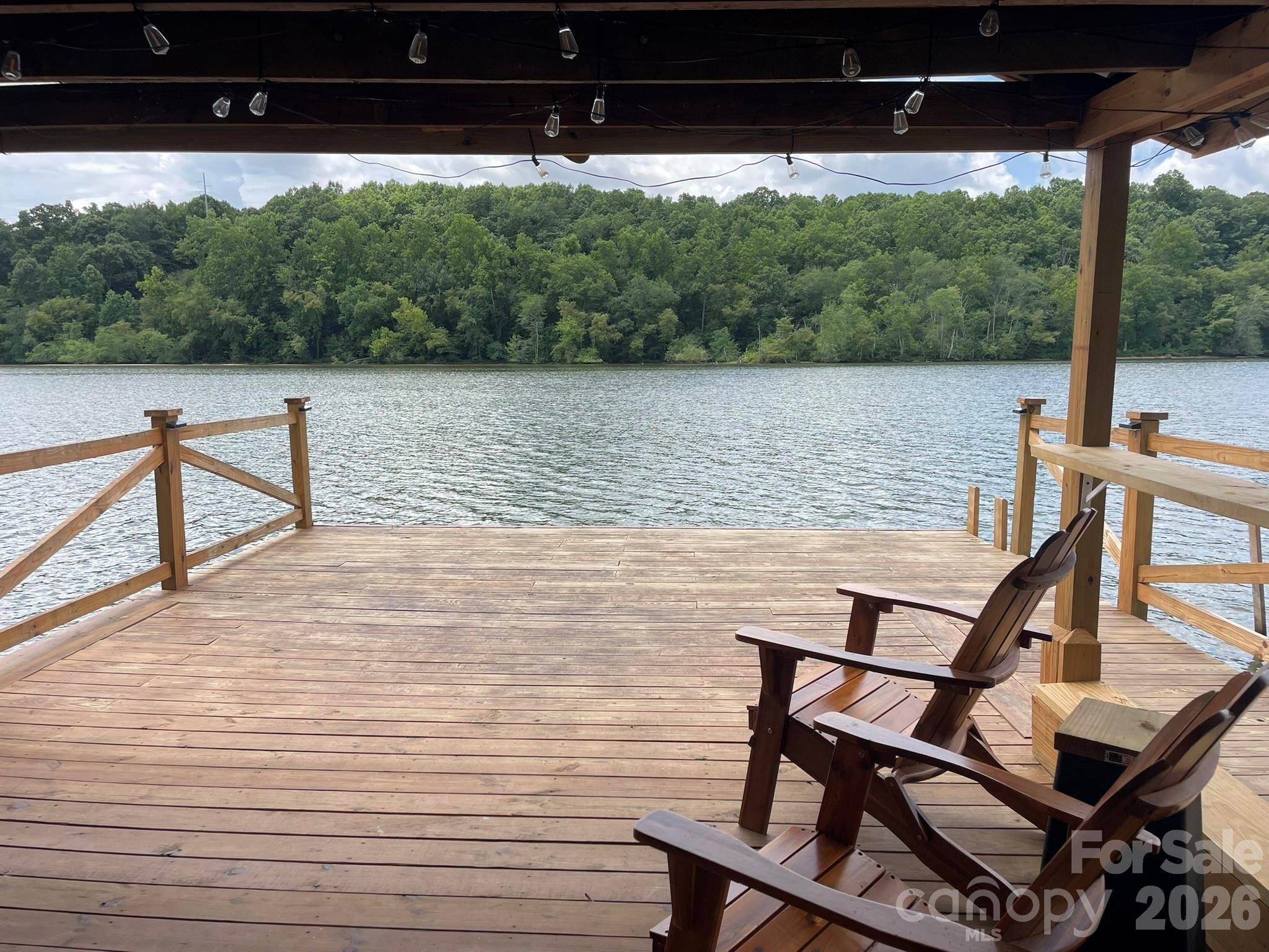 4852 Midway Sand Road — Hickory