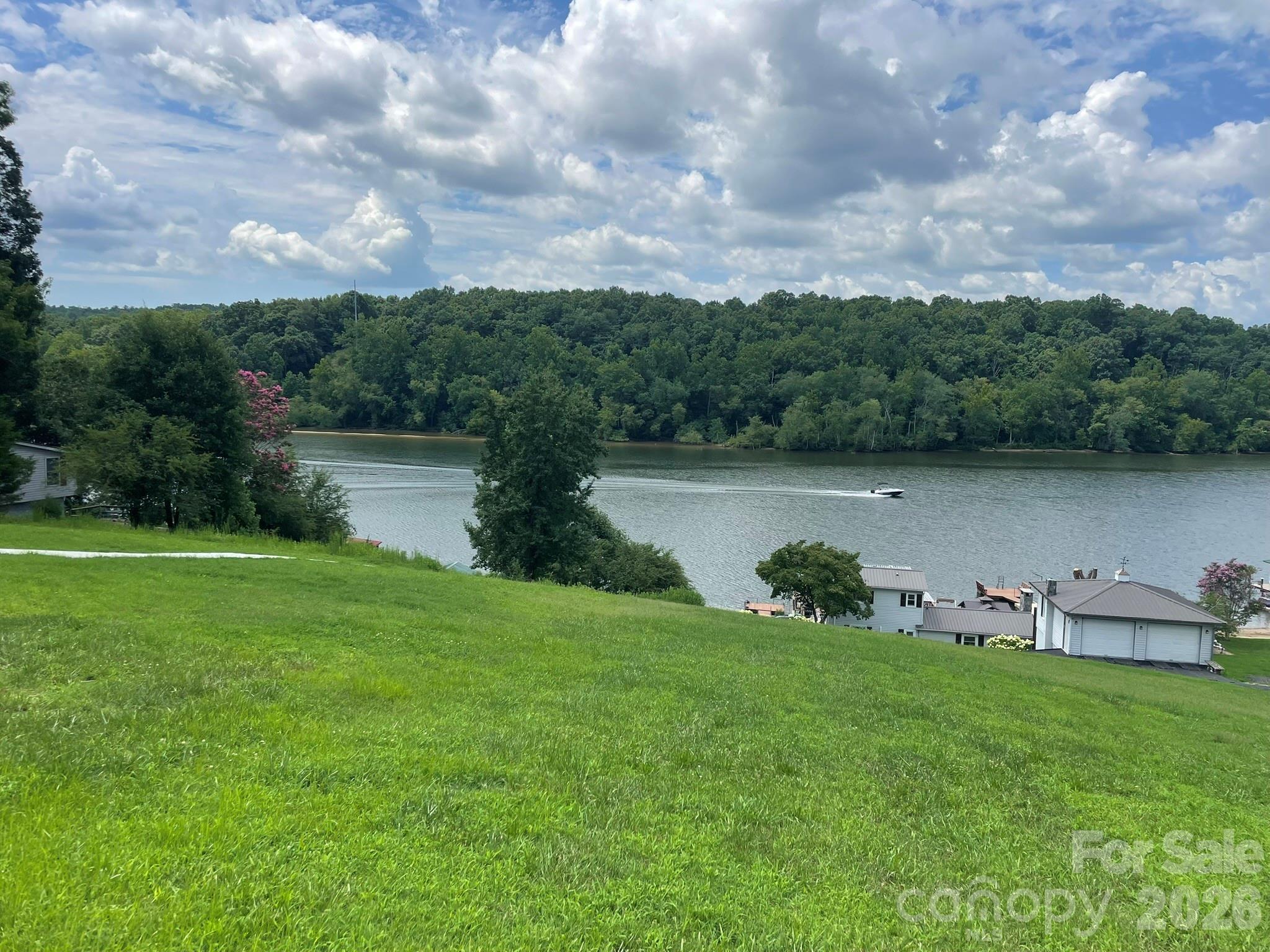4852 Midway Sand Road — Hickory