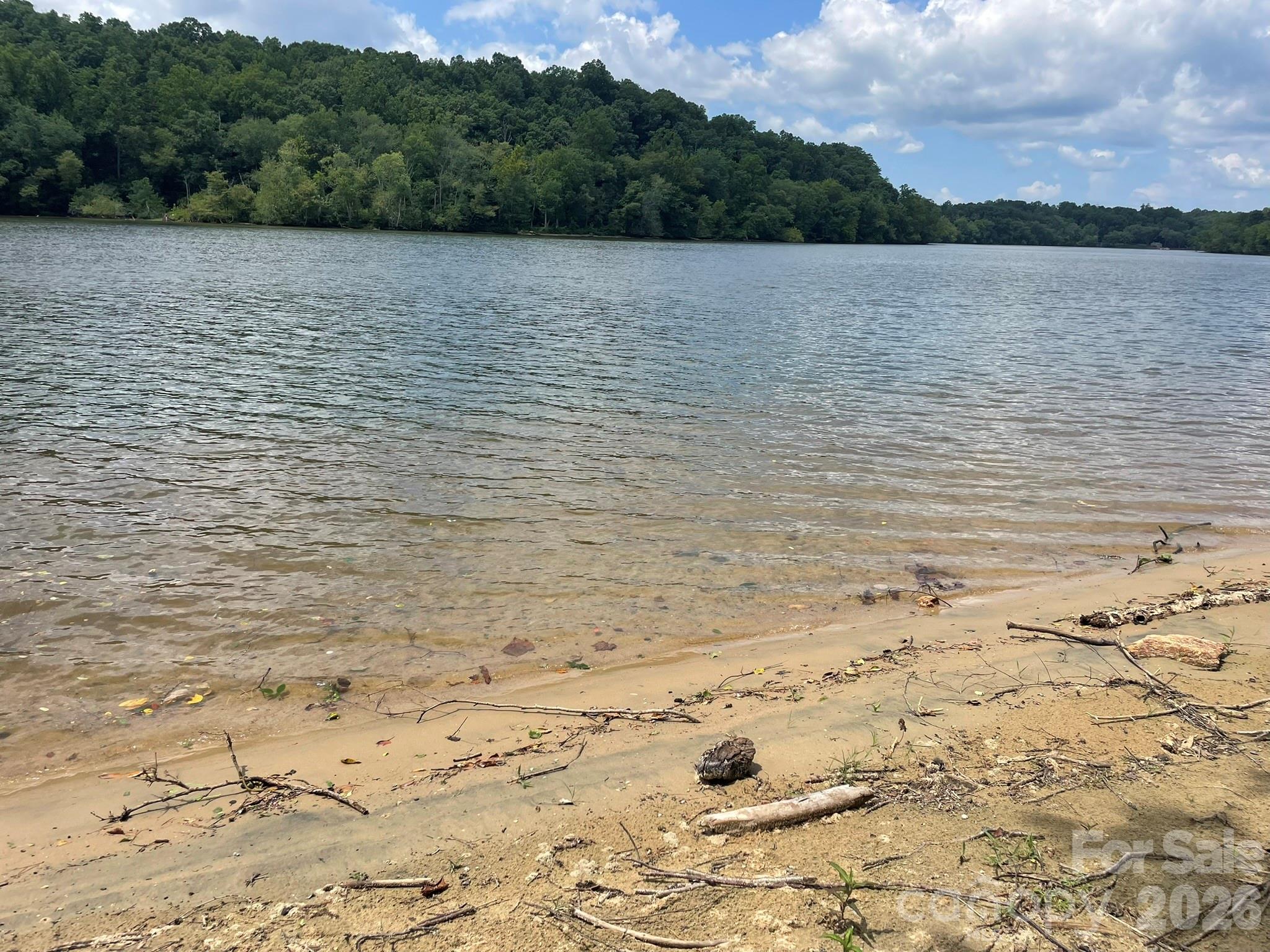 4852 Midway Sand Road — Hickory