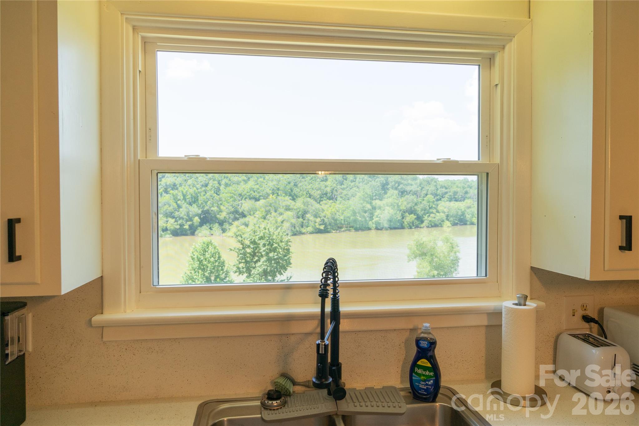 4852 Midway Sand Road — Hickory