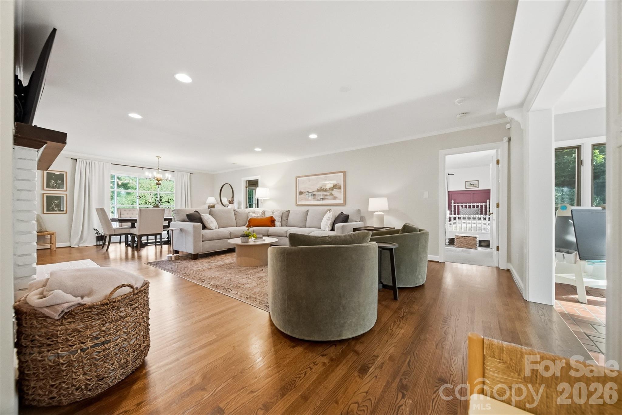 1240 10th Street Lane NW — Hickory
