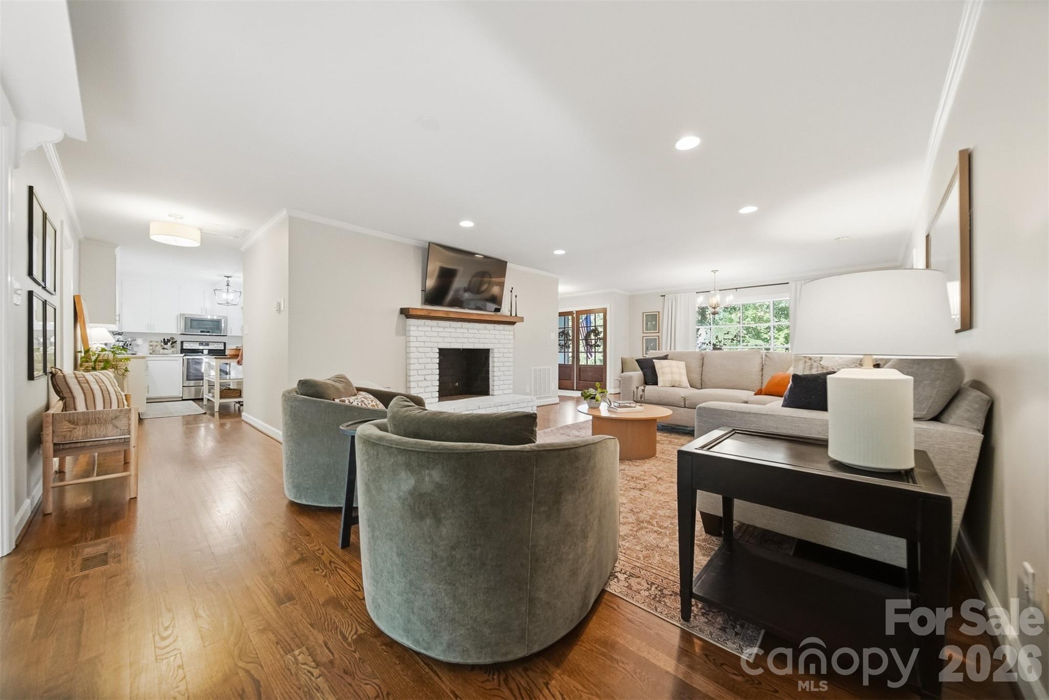 1240 10th Street Lane NW — Hickory