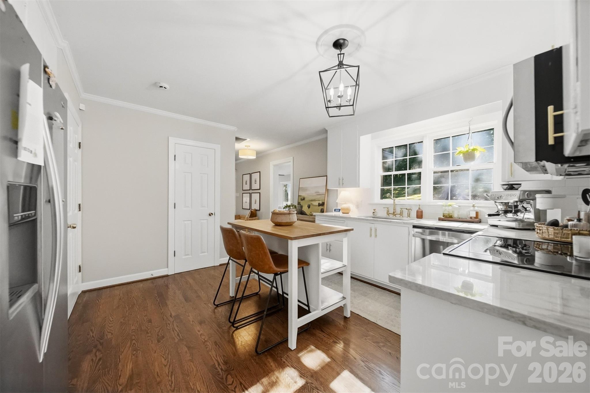 1240 10th Street Lane NW — Hickory