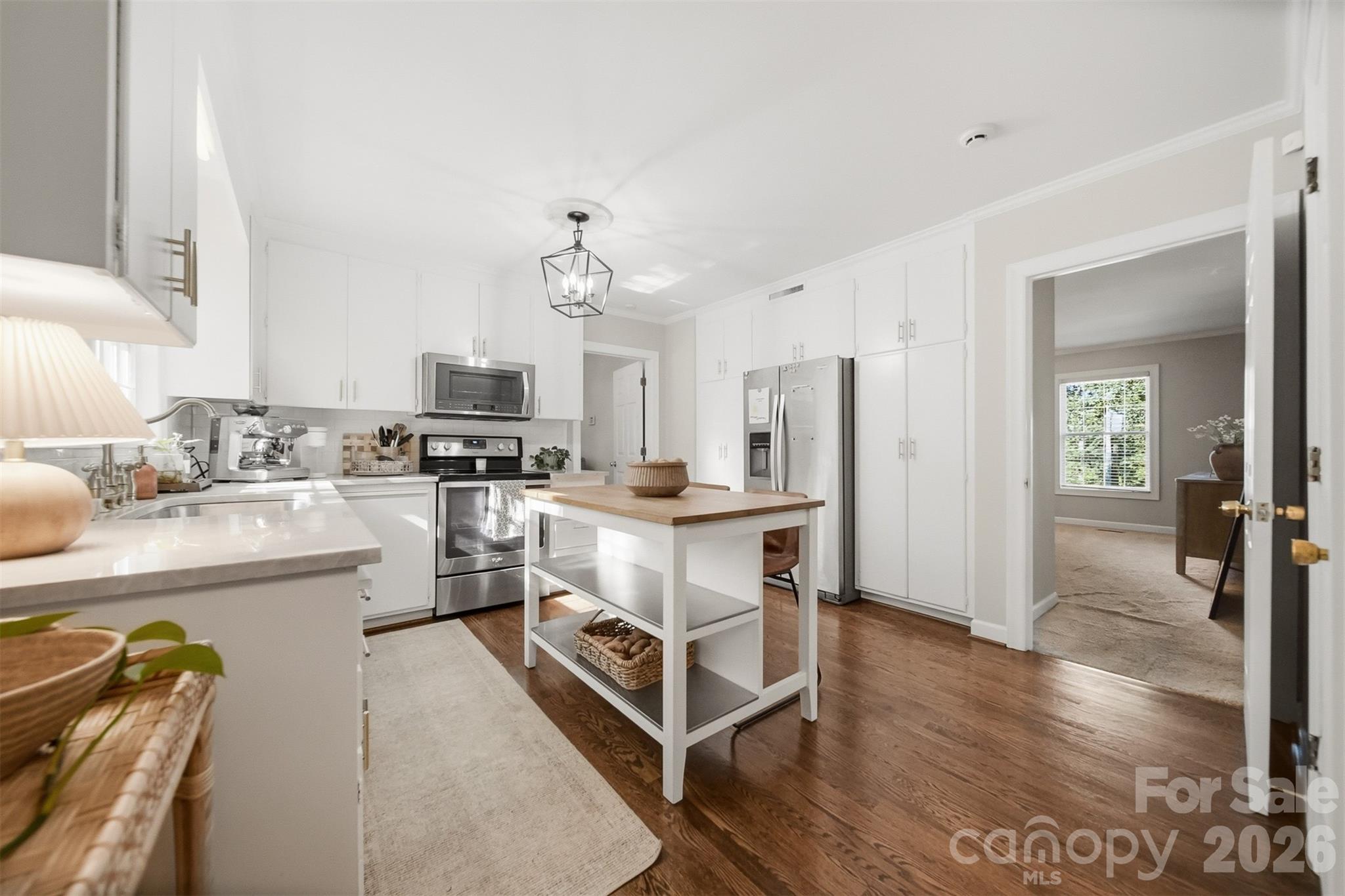 1240 10th Street Lane NW — Hickory