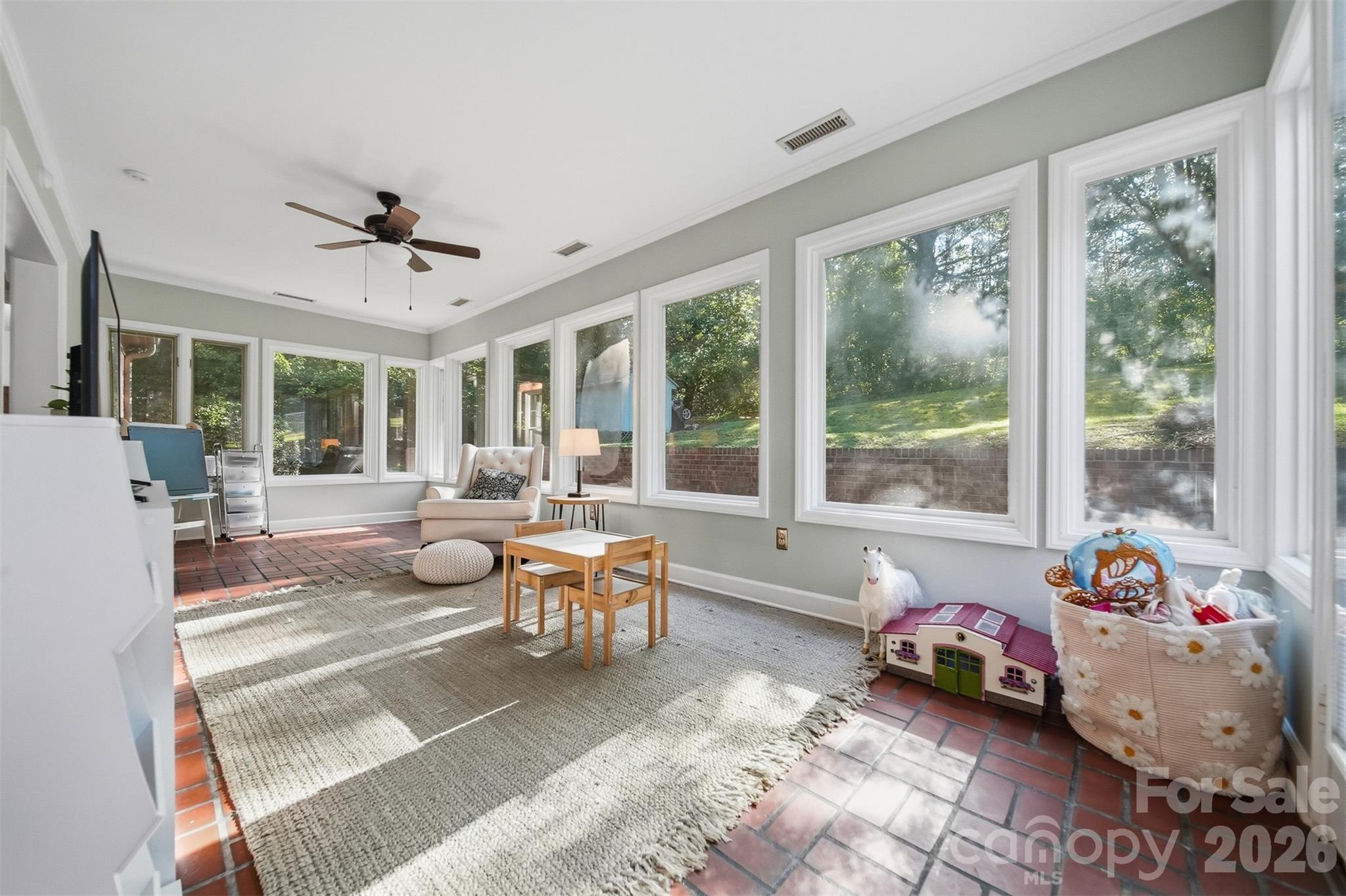 1240 10th Street Lane NW — Hickory