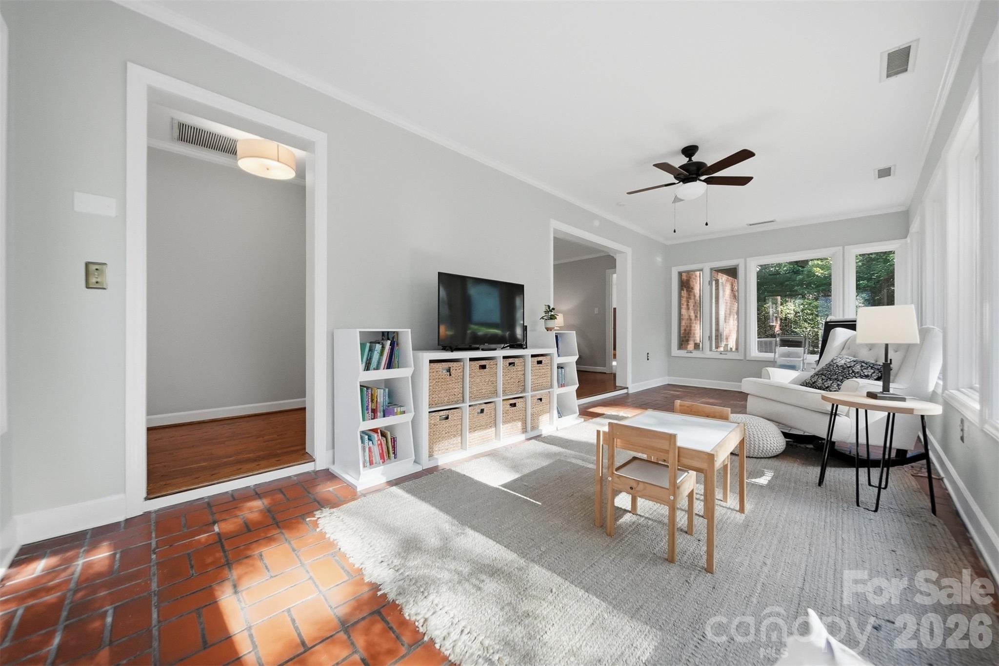 1240 10th Street Lane NW — Hickory