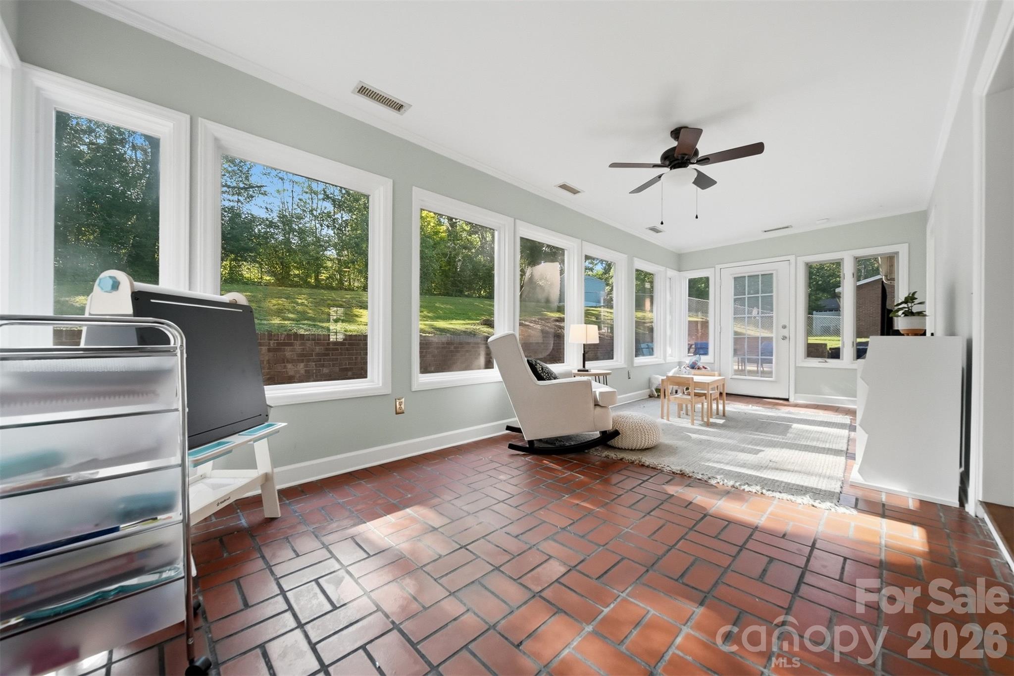 1240 10th Street Lane NW — Hickory