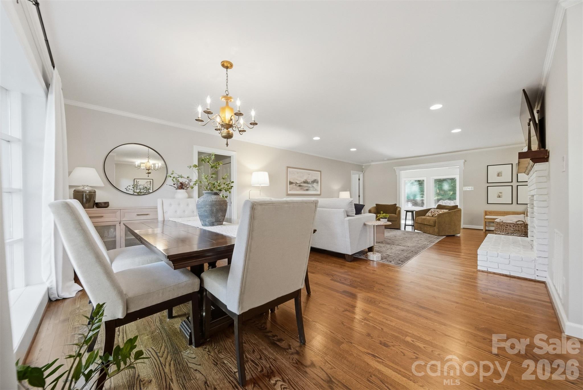 1240 10th Street Lane NW — Hickory