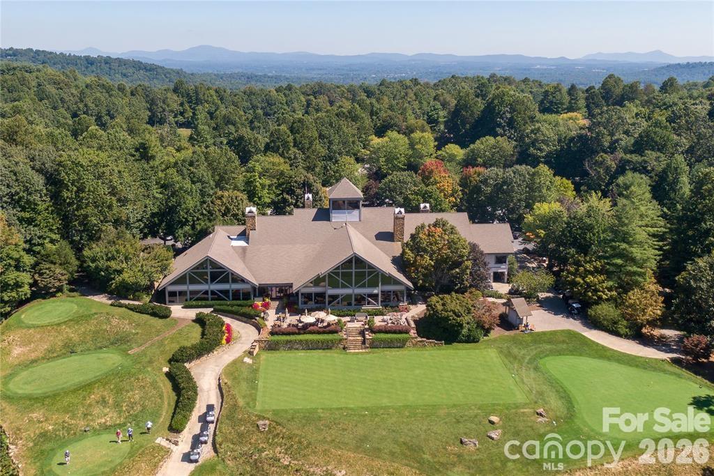 160 Chattooga Run — Hendersonville