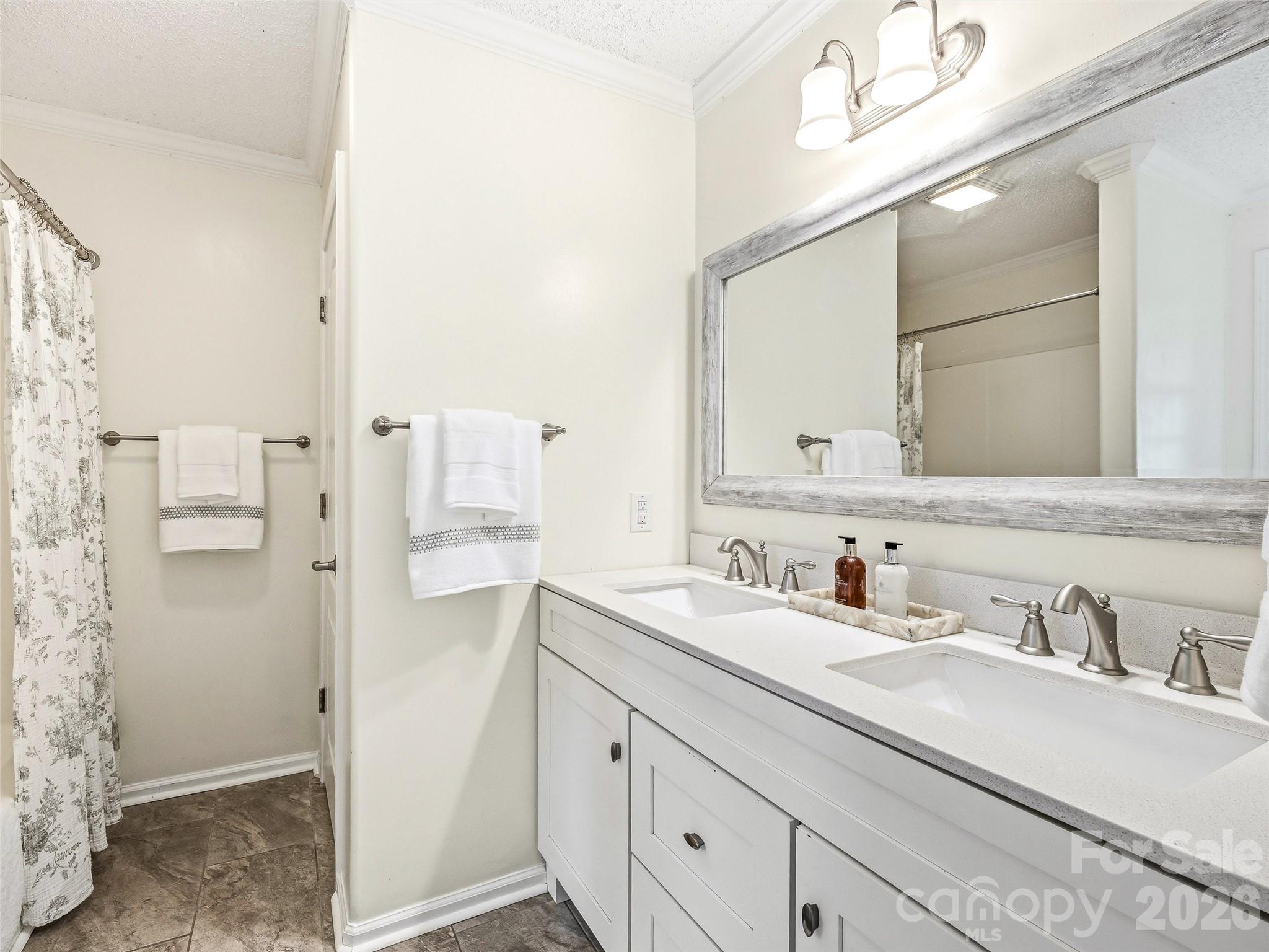 144 Hanover Street — Asheville