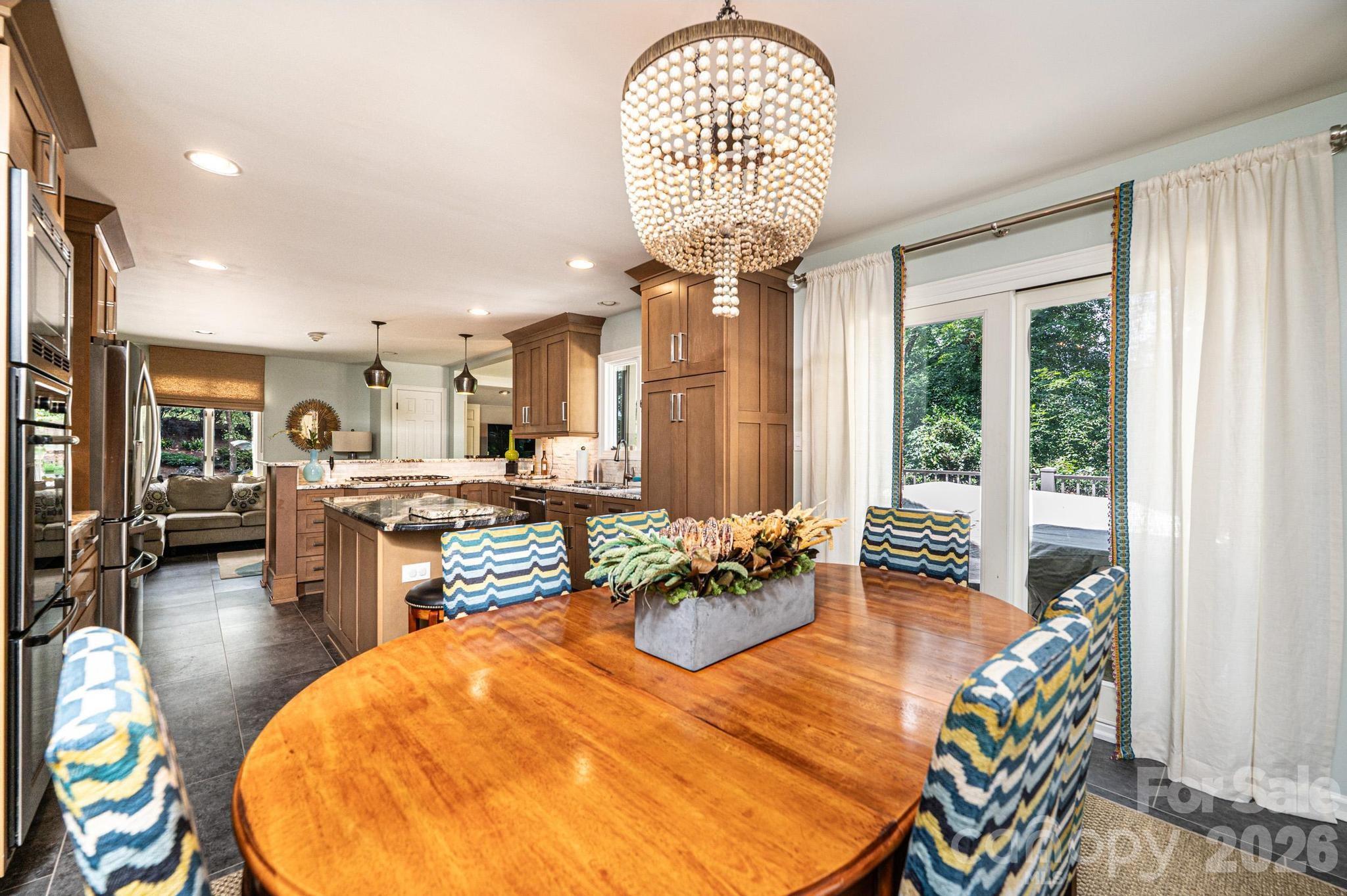 2028 10th Street Boulevard NW — Hickory